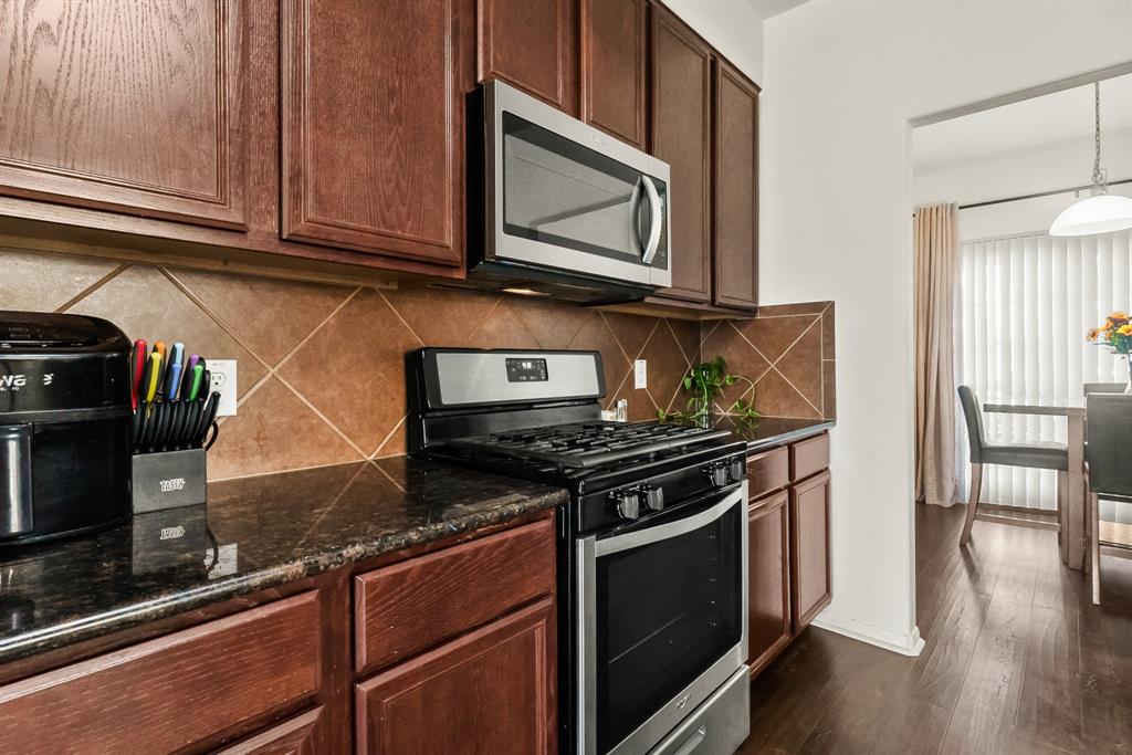 1942 Macondray Drive