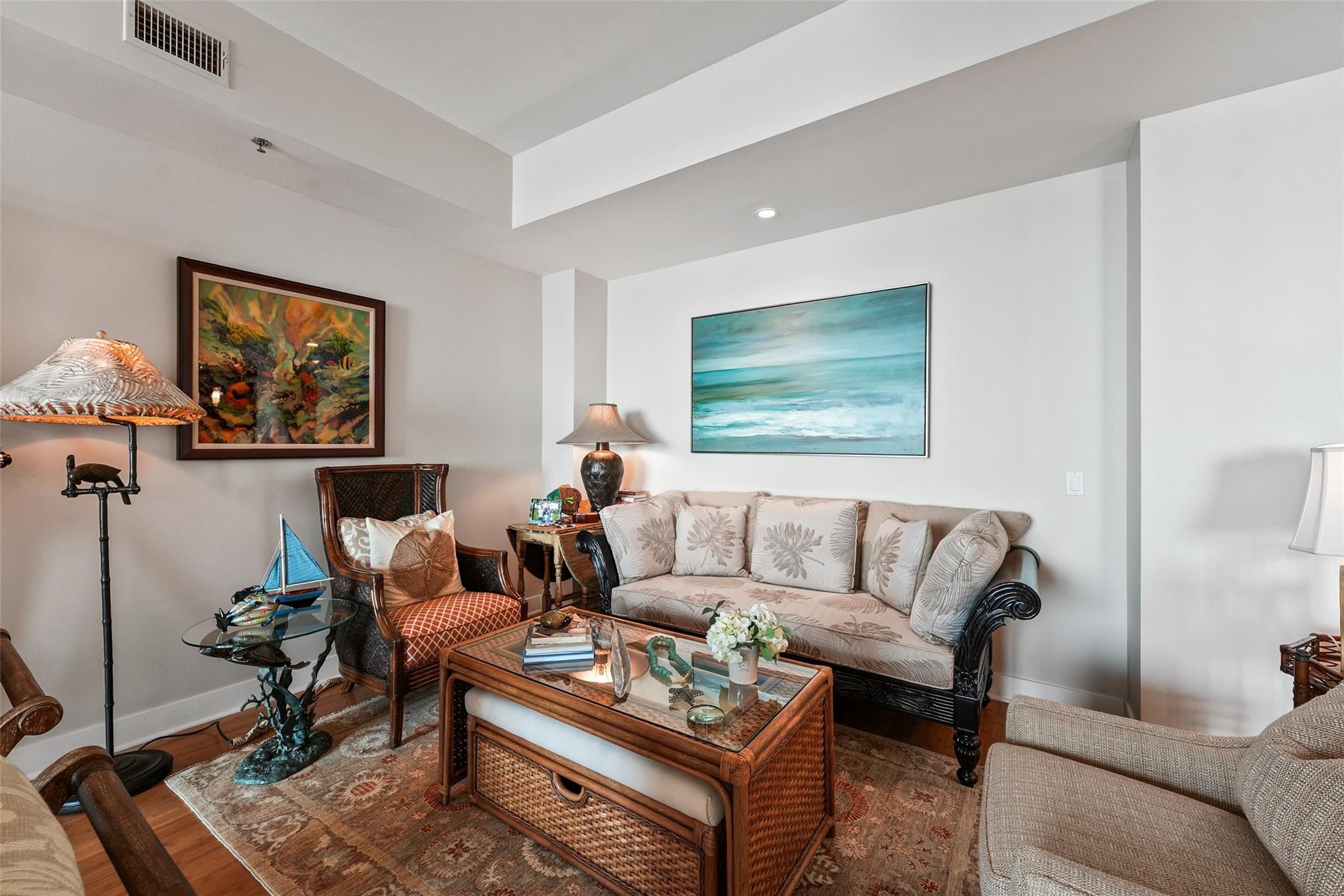 801 E Beach Drive Unit: TW2008