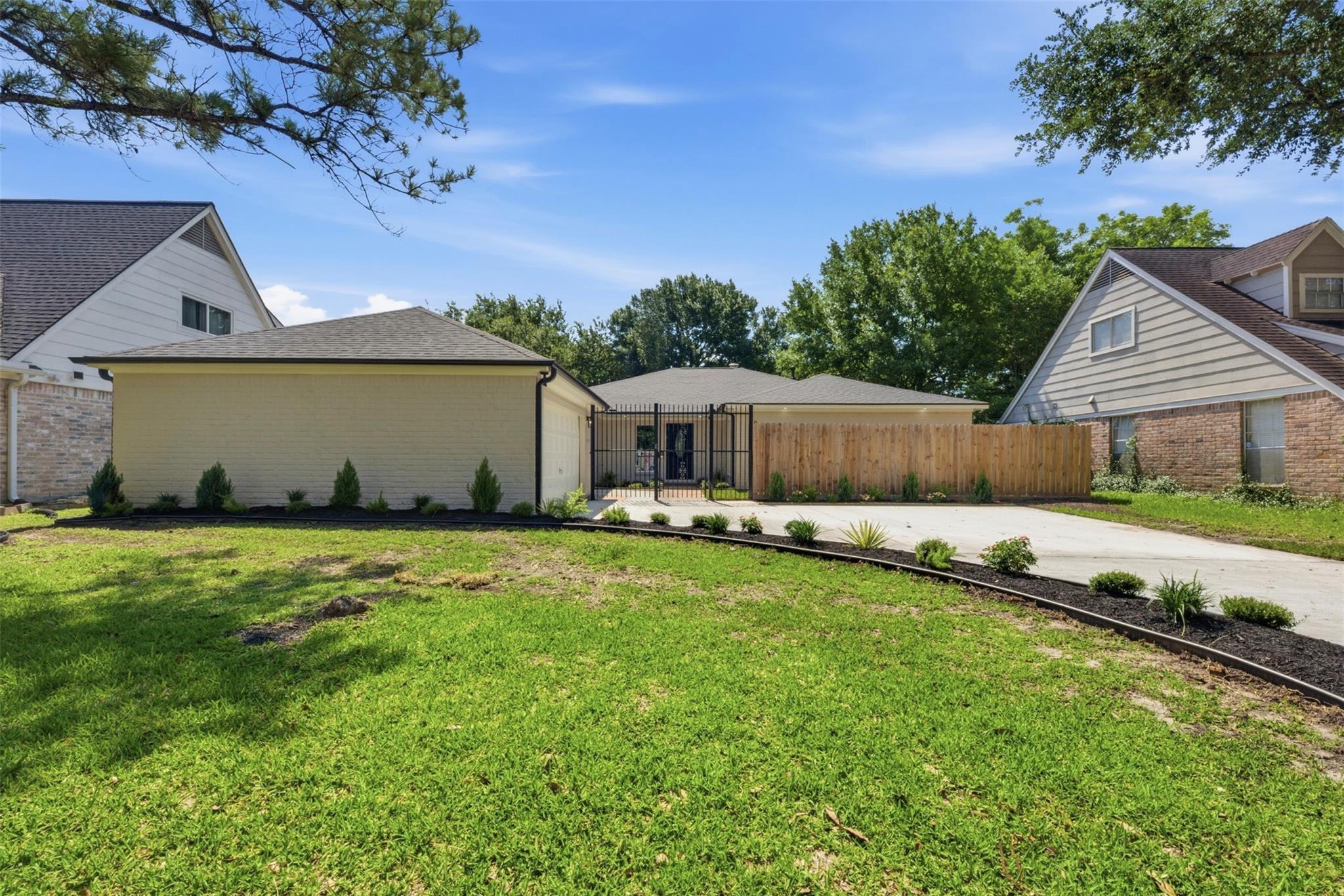 2207 Crystal Hills Drive