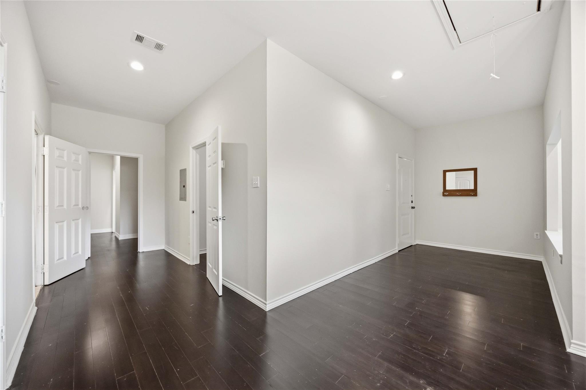 5302 Saxon Drive Unit: 1/2