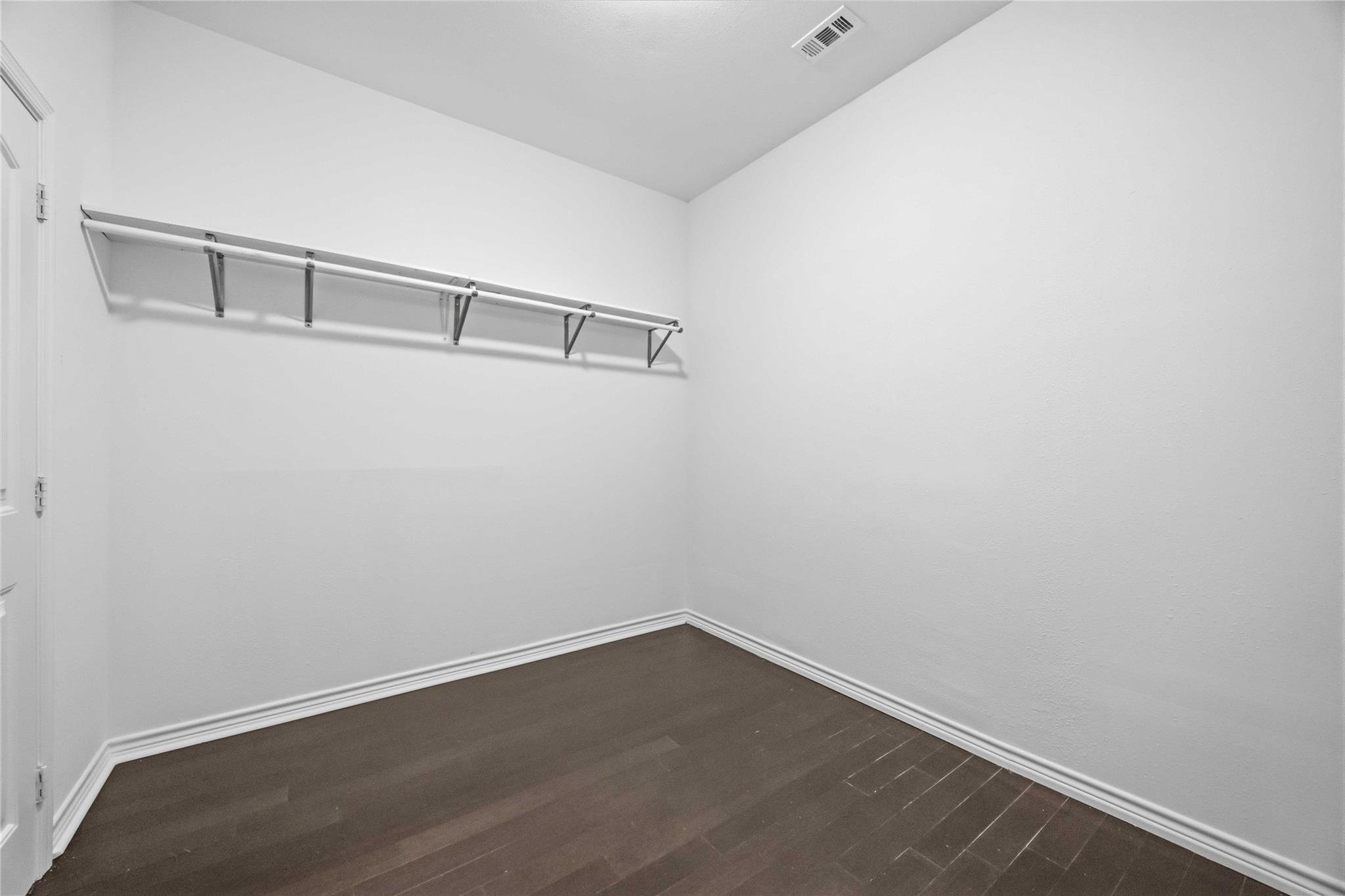 5302 Saxon Drive Unit: 1/2