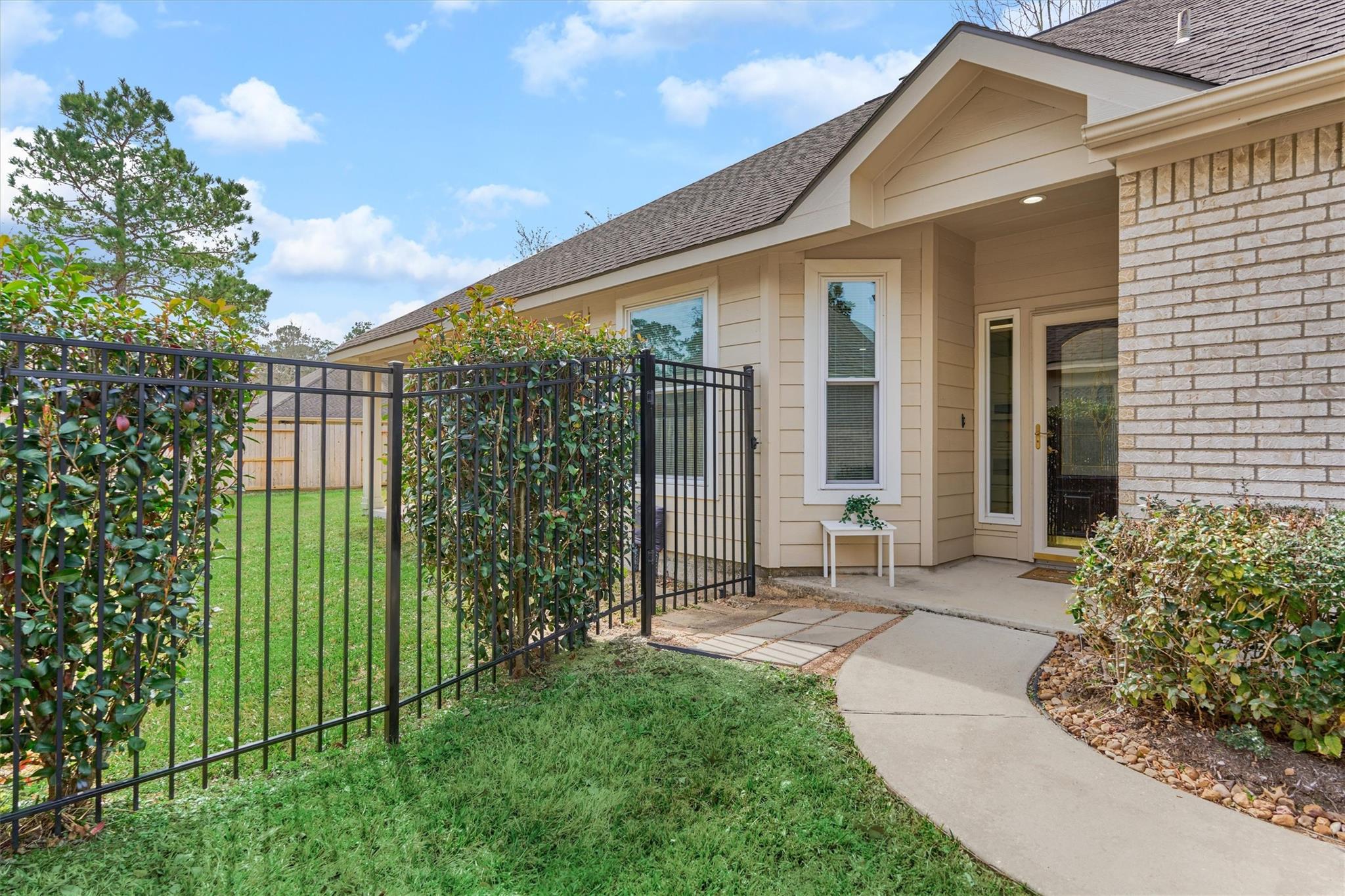 166 W Lilac Ridge Place