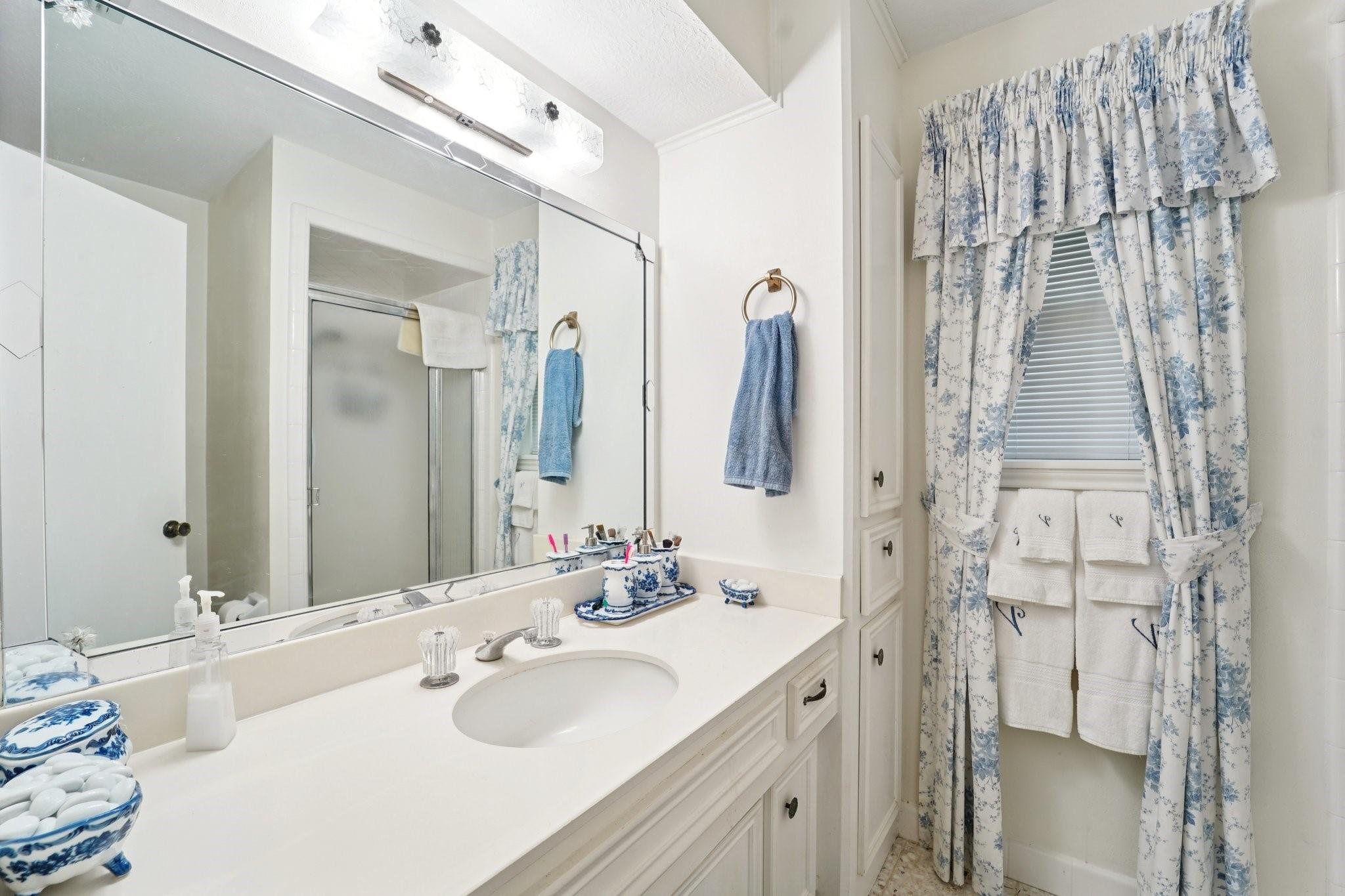 5923 Pinewood Springs Drive