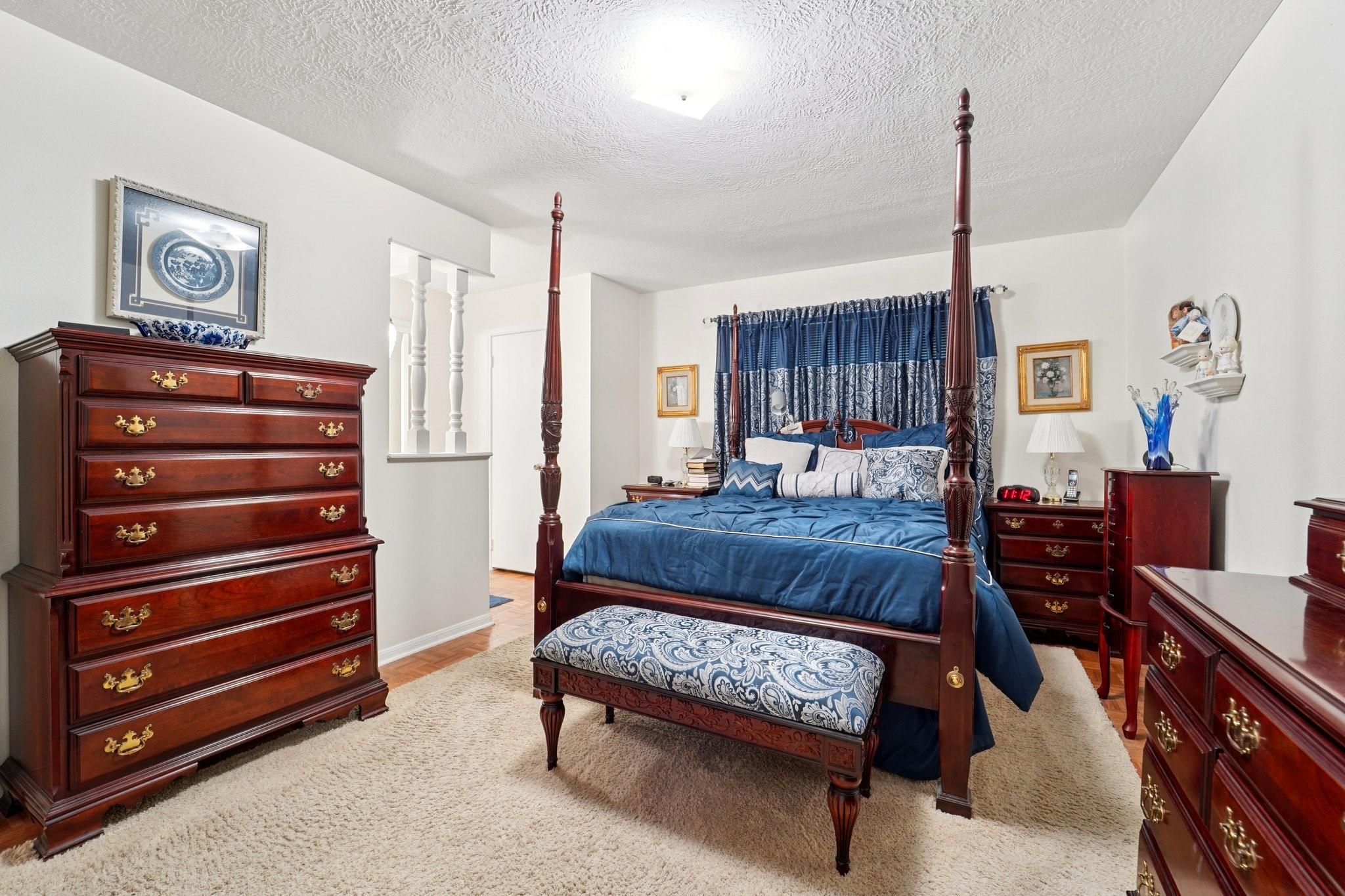 5923 Pinewood Springs Drive