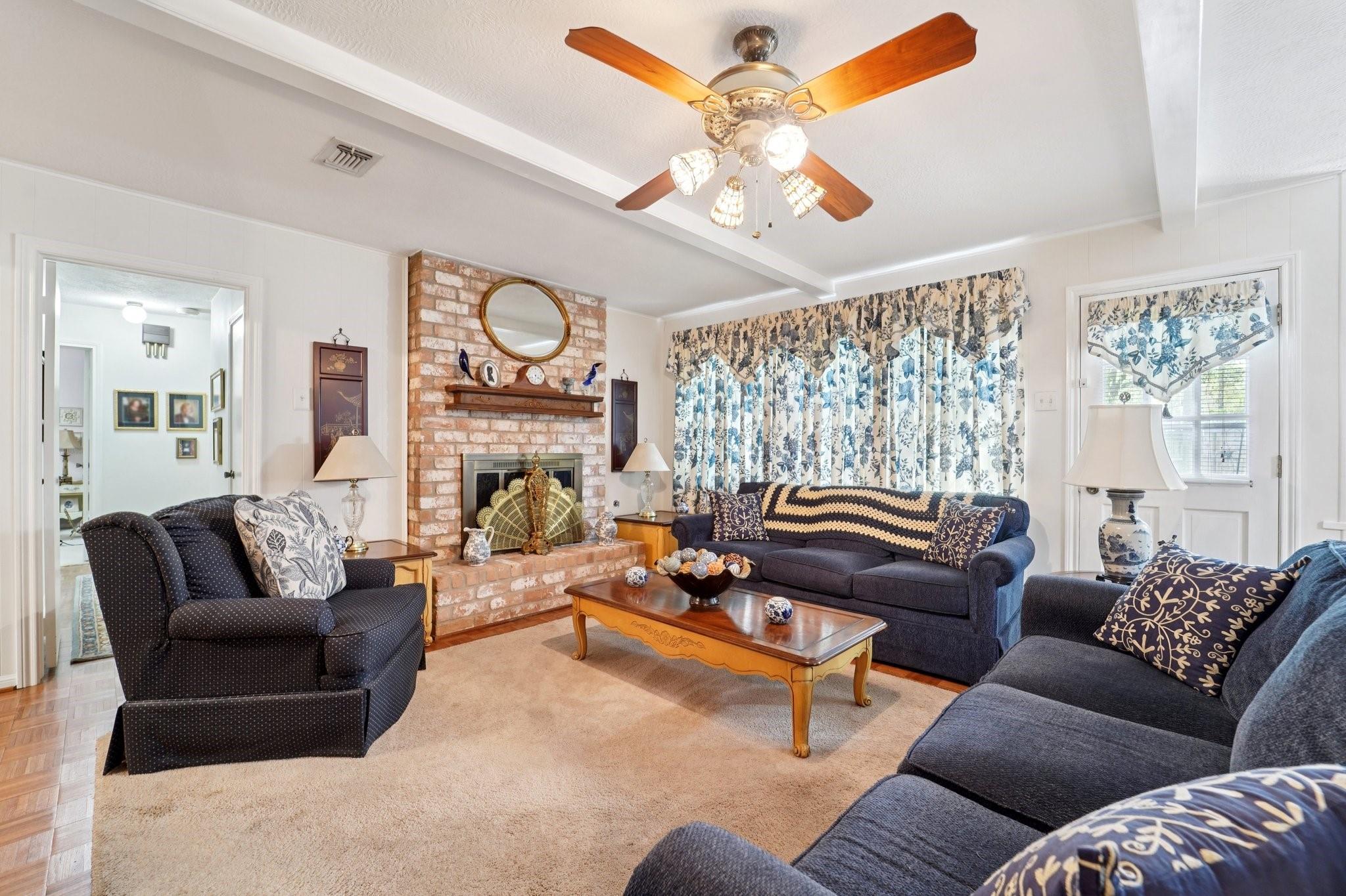 5923 Pinewood Springs Drive