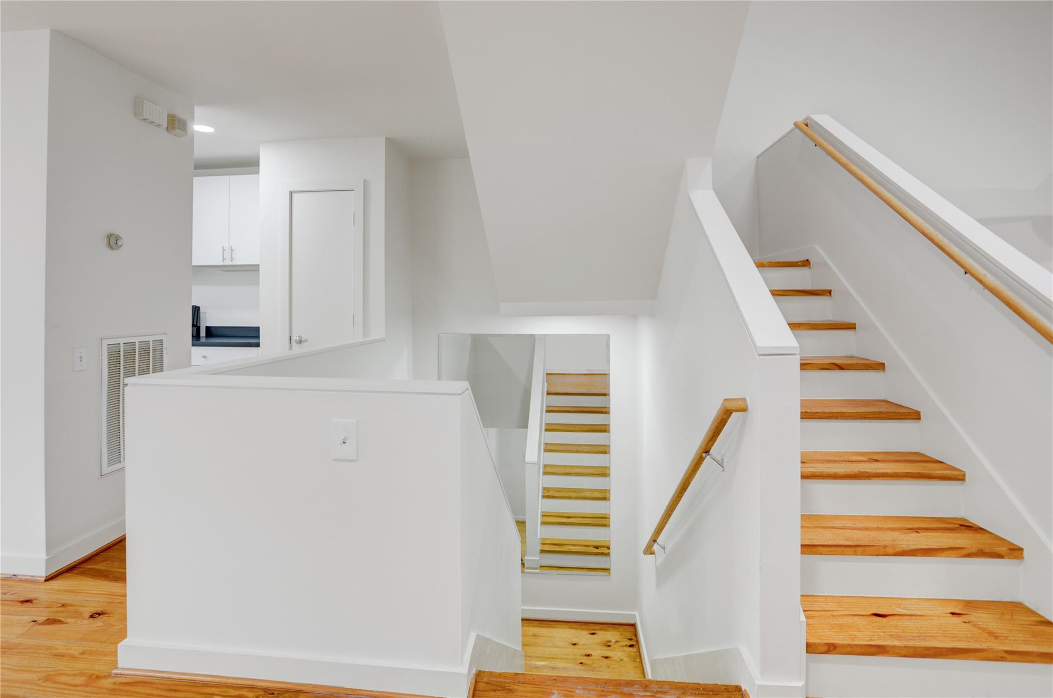 2720 Chenevert Street