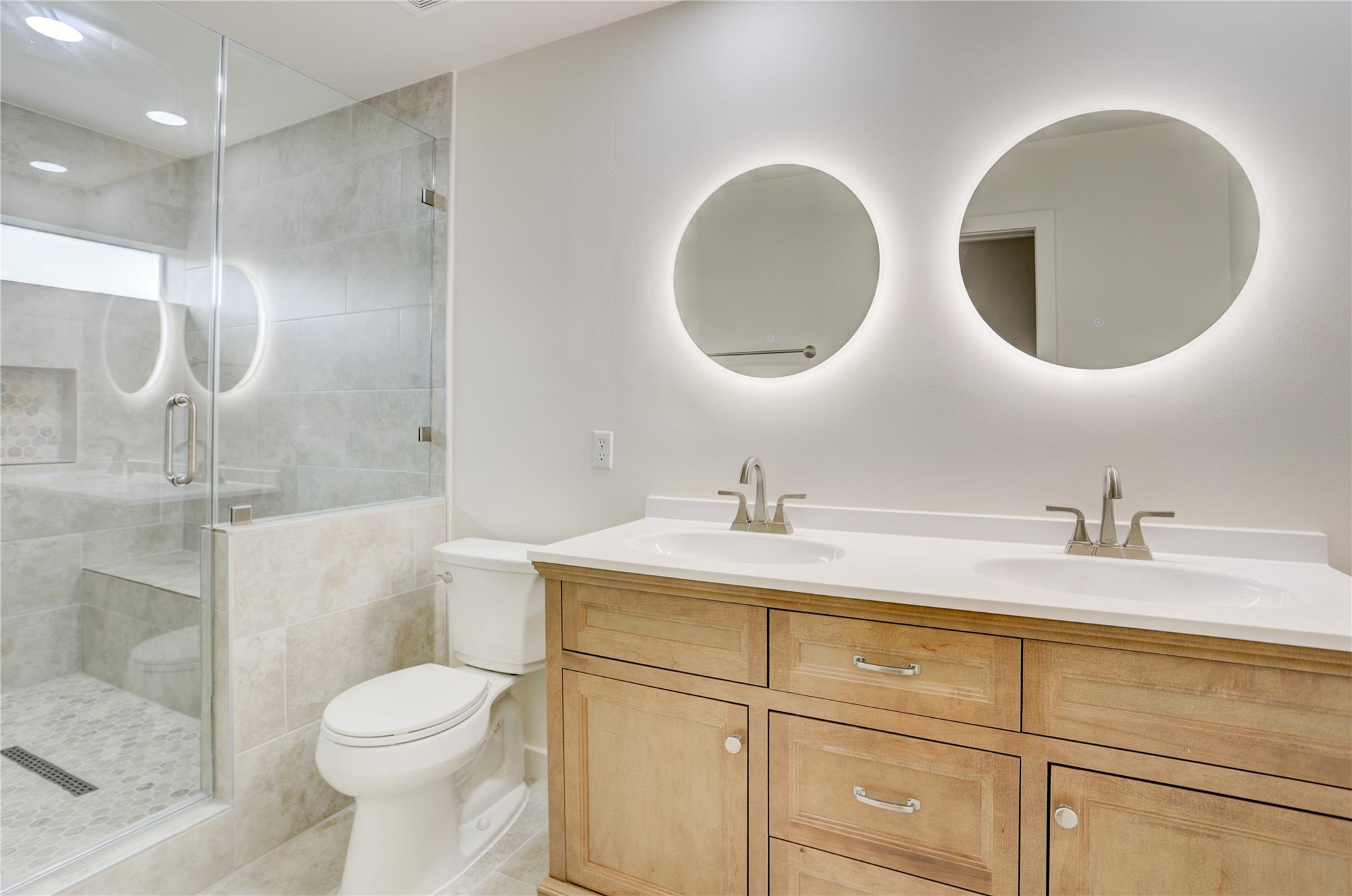 2720 Chenevert Street