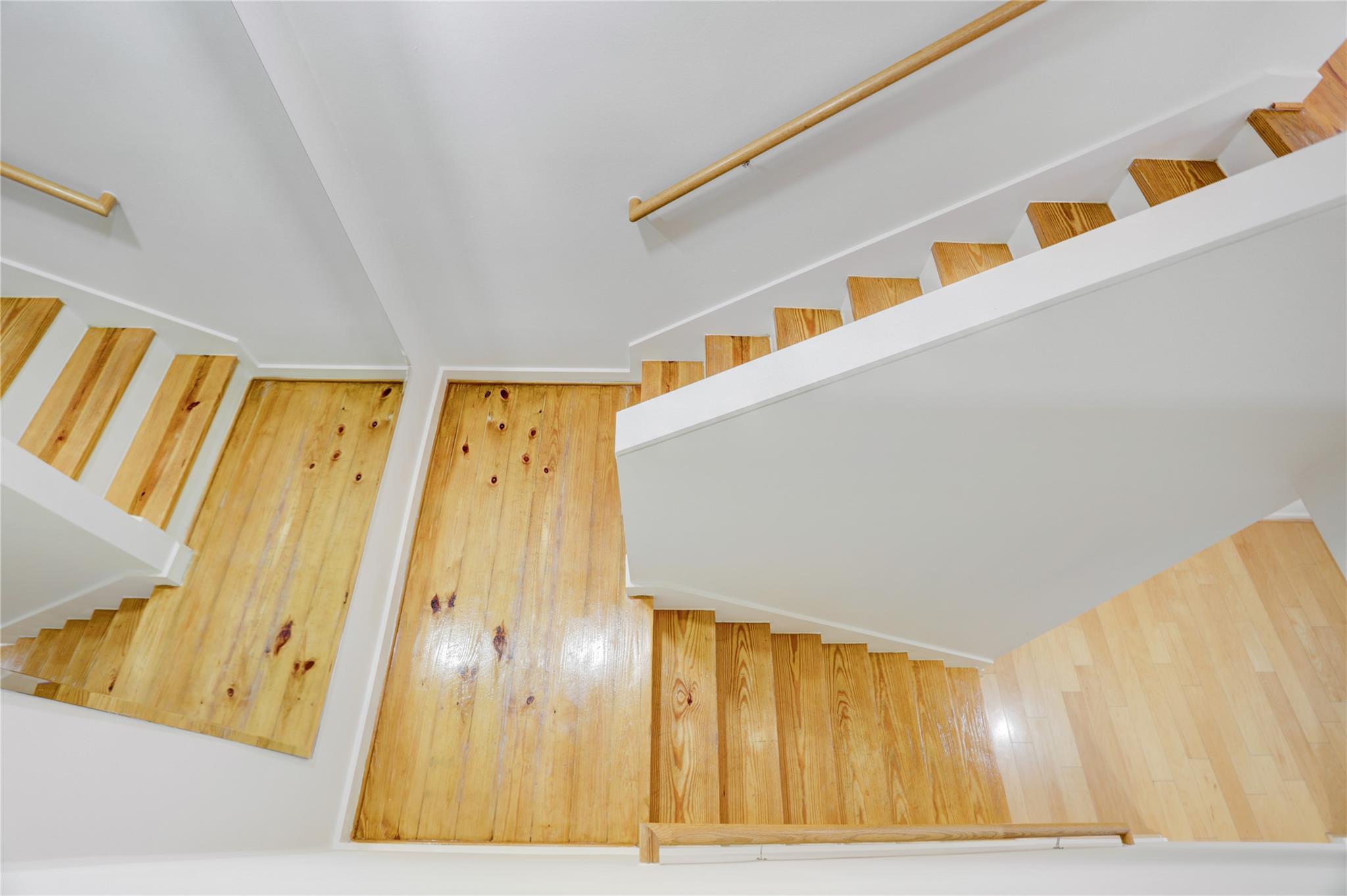 2720 Chenevert Street