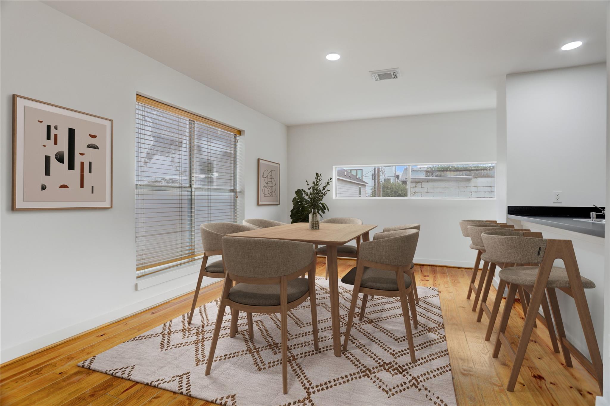 2720 Chenevert Street