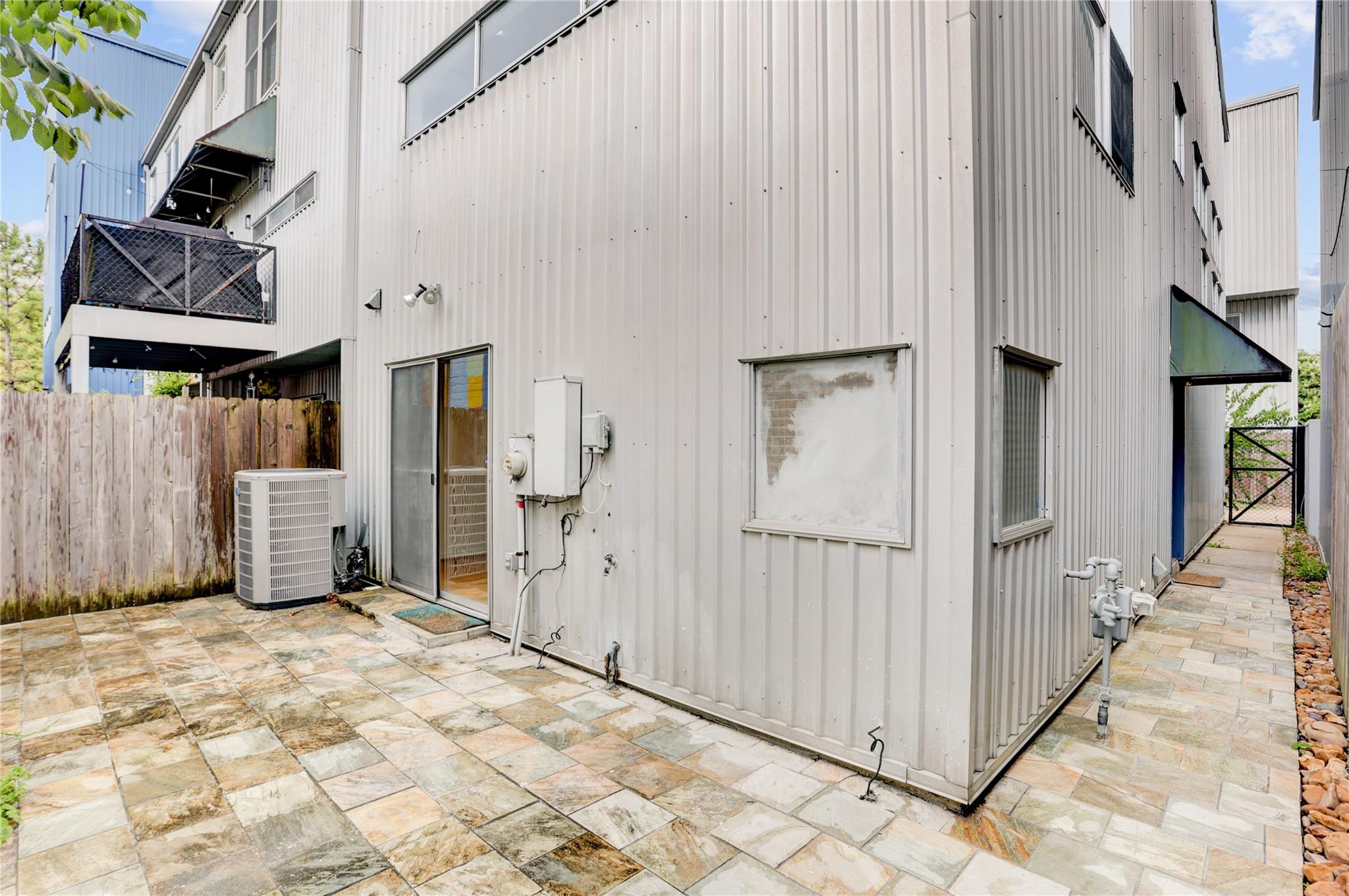 2720 Chenevert Street