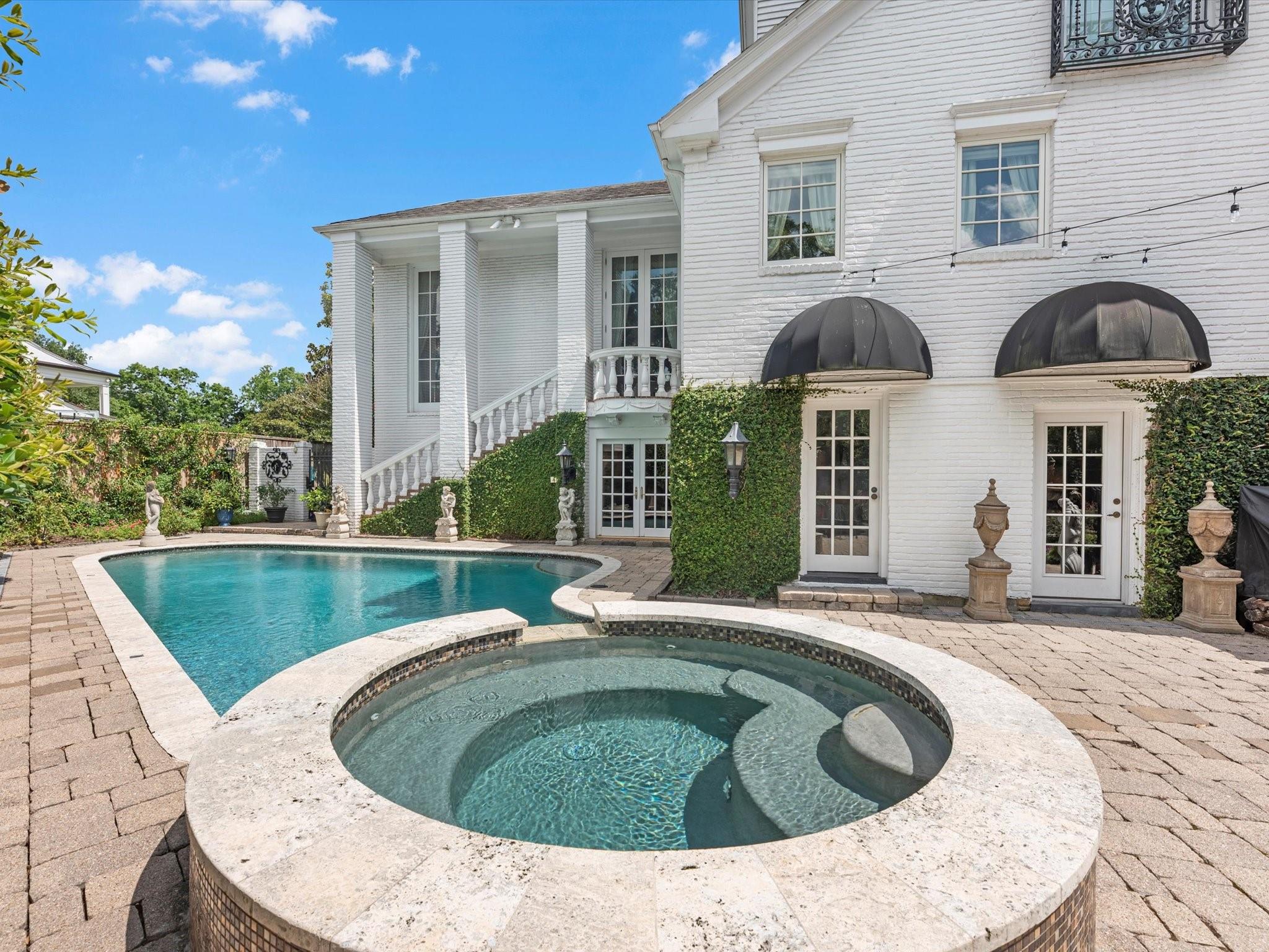 1561 Kirby Drive