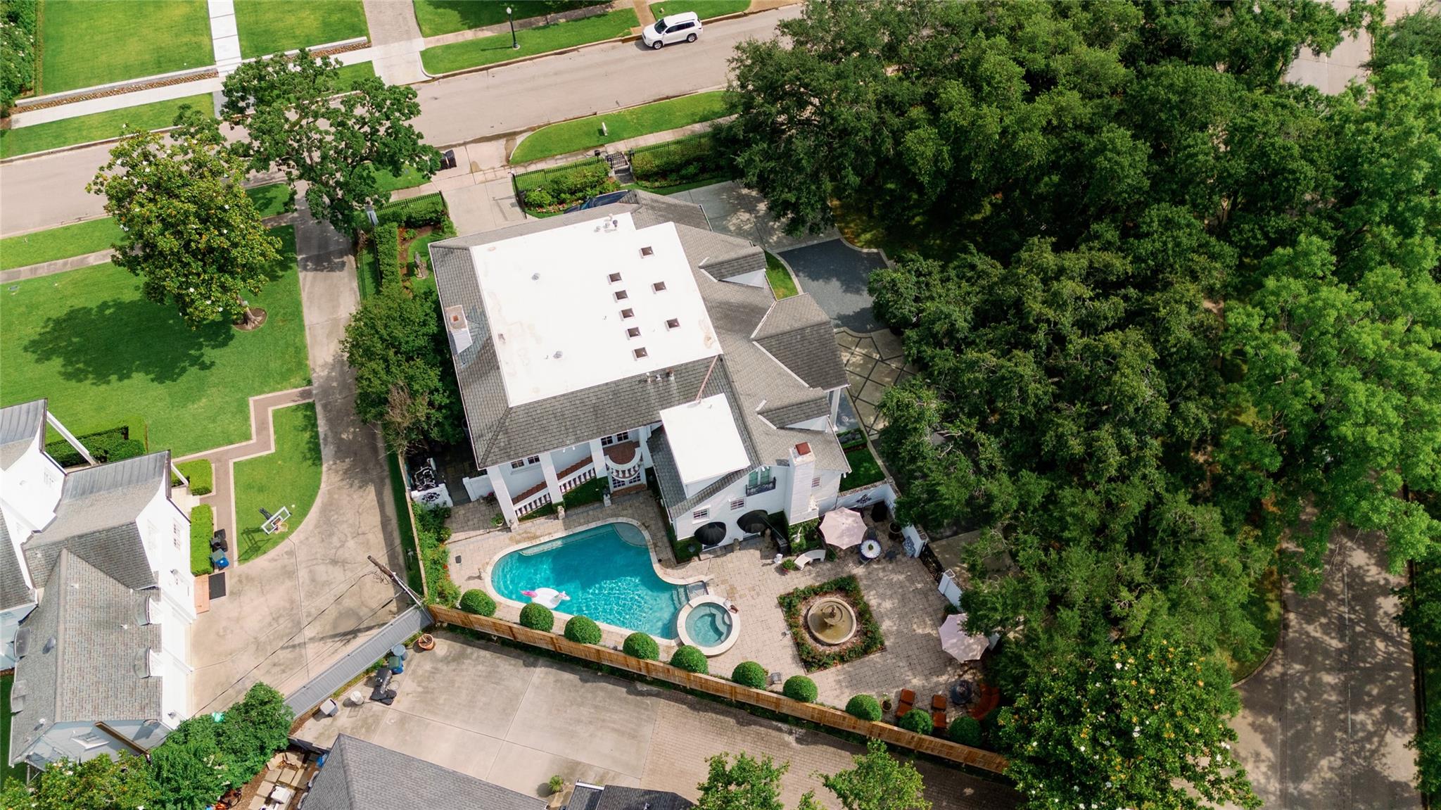 1561 Kirby Drive