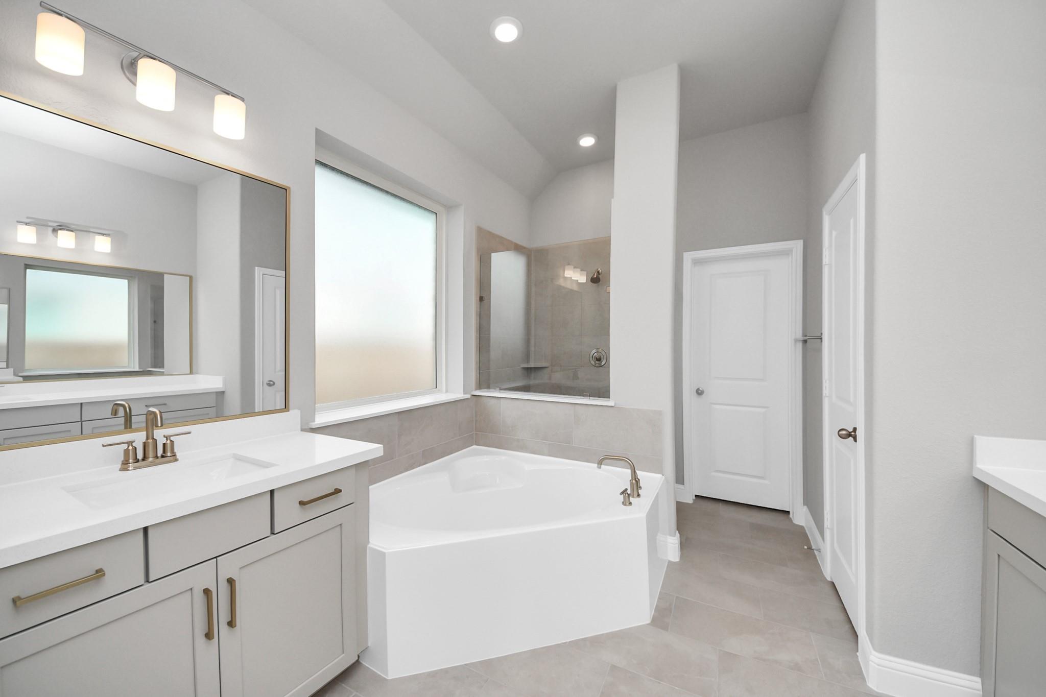 11235 Tropical Forest Way