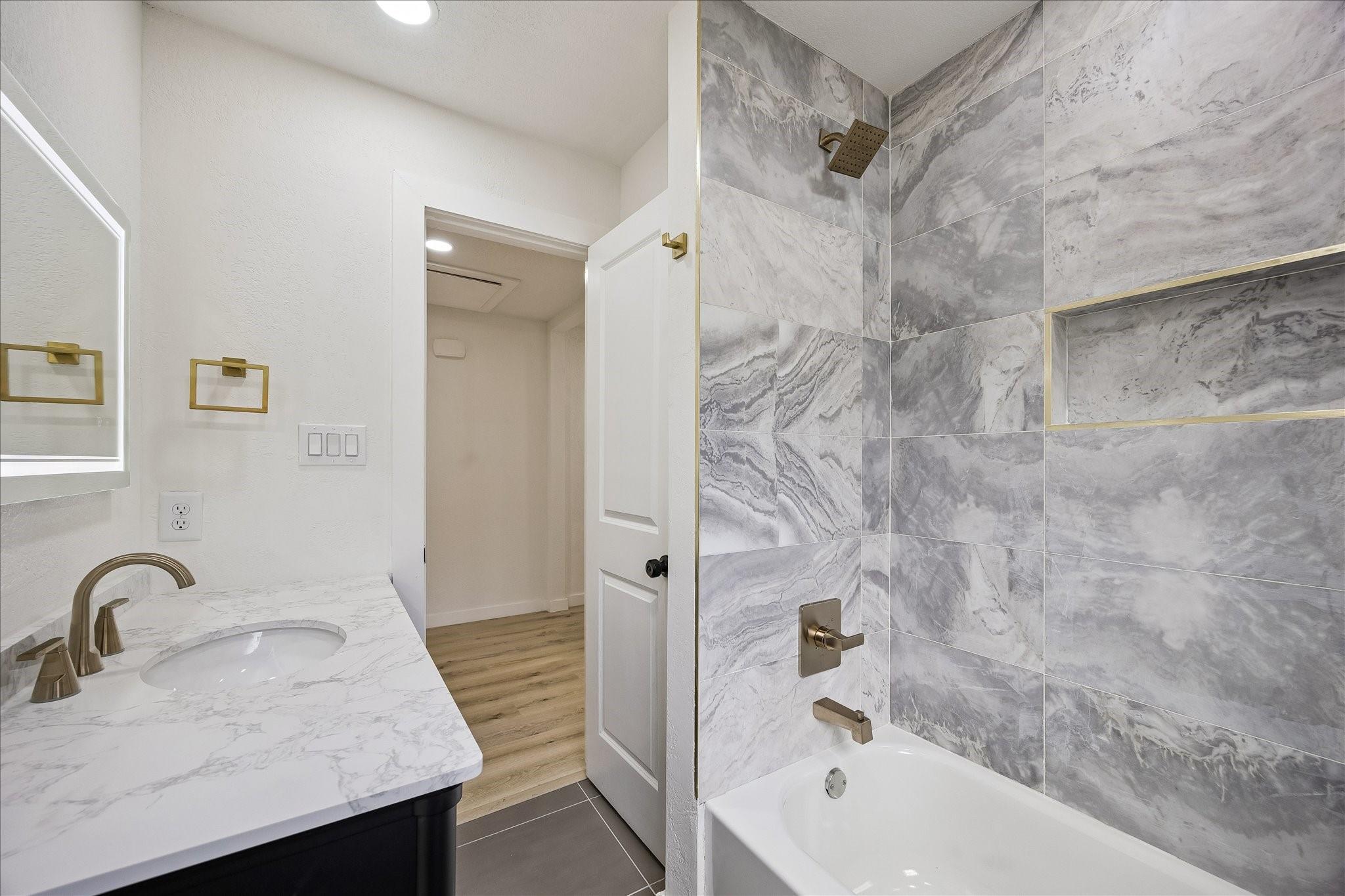1630 1/2 Tabor Street
