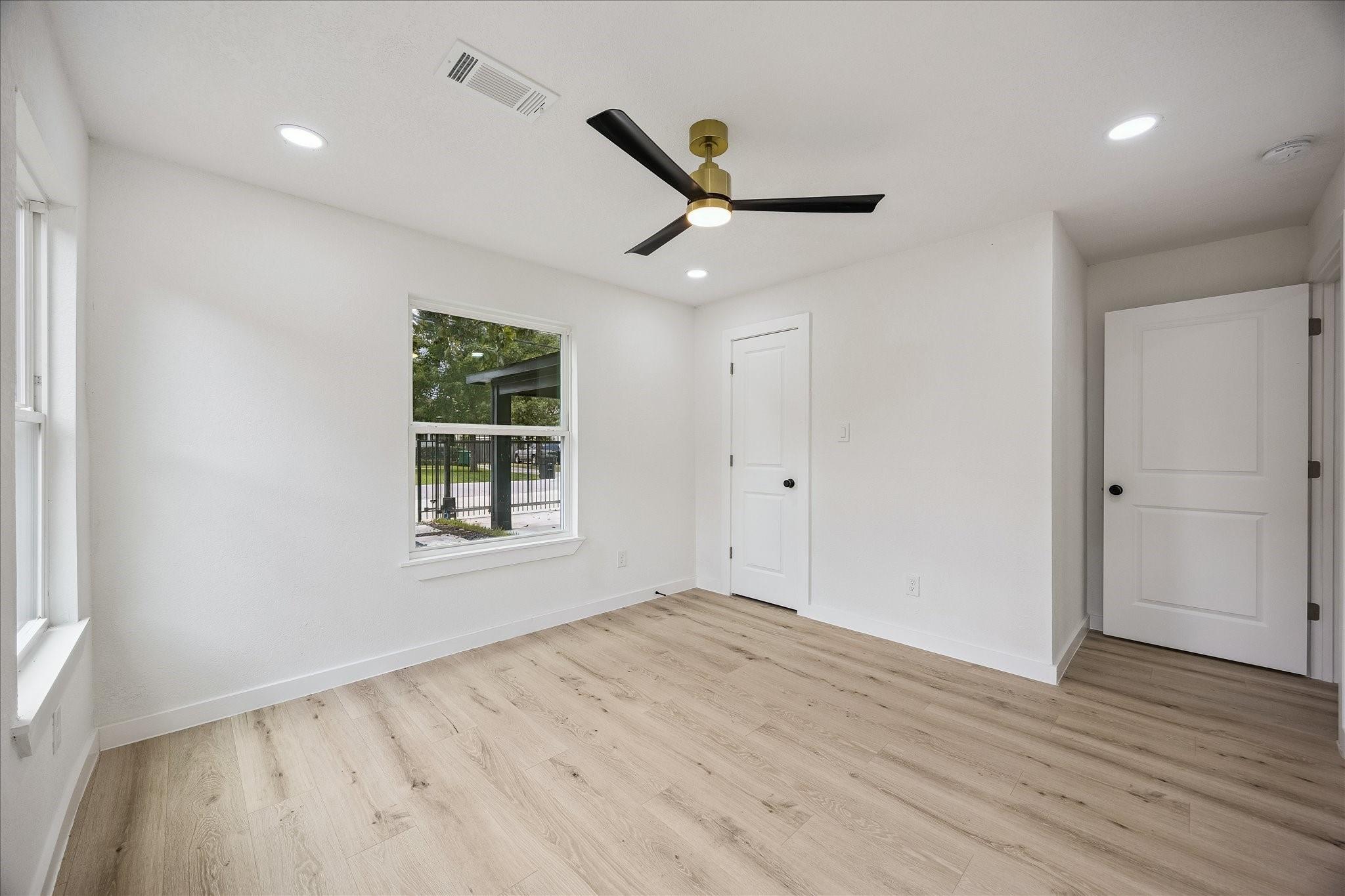1630 1/2 Tabor Street