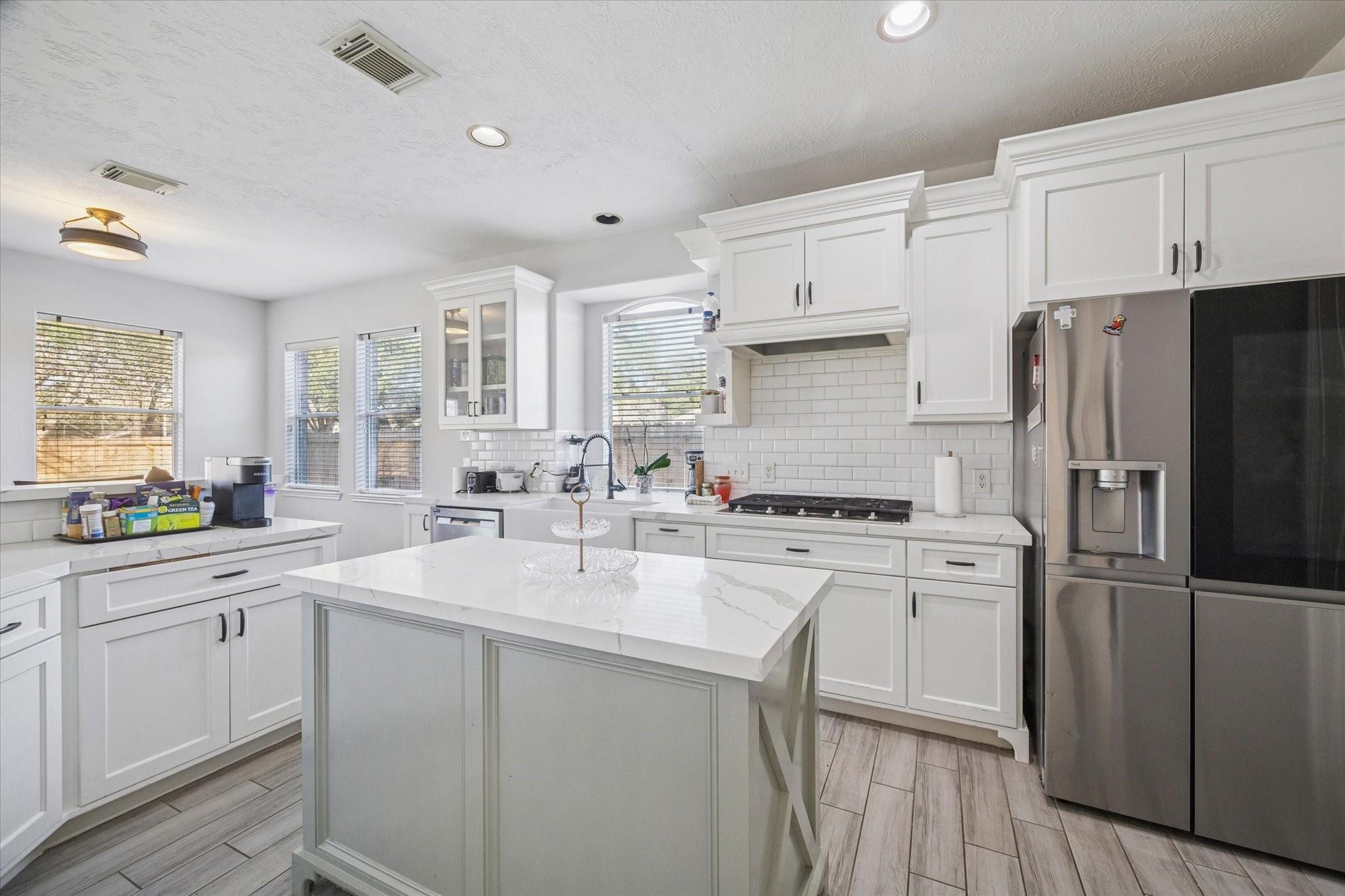 3802 Mission Valley Drive