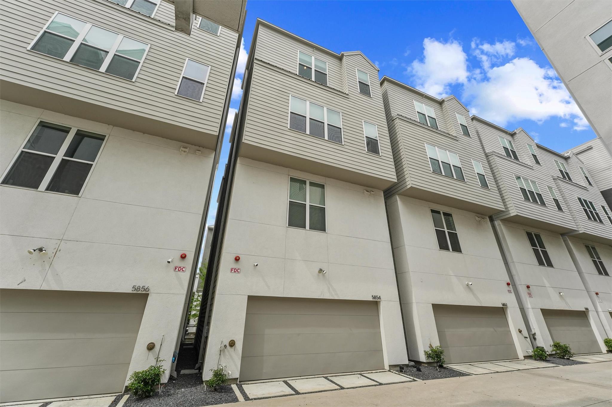 5854 E Post Oak Lane