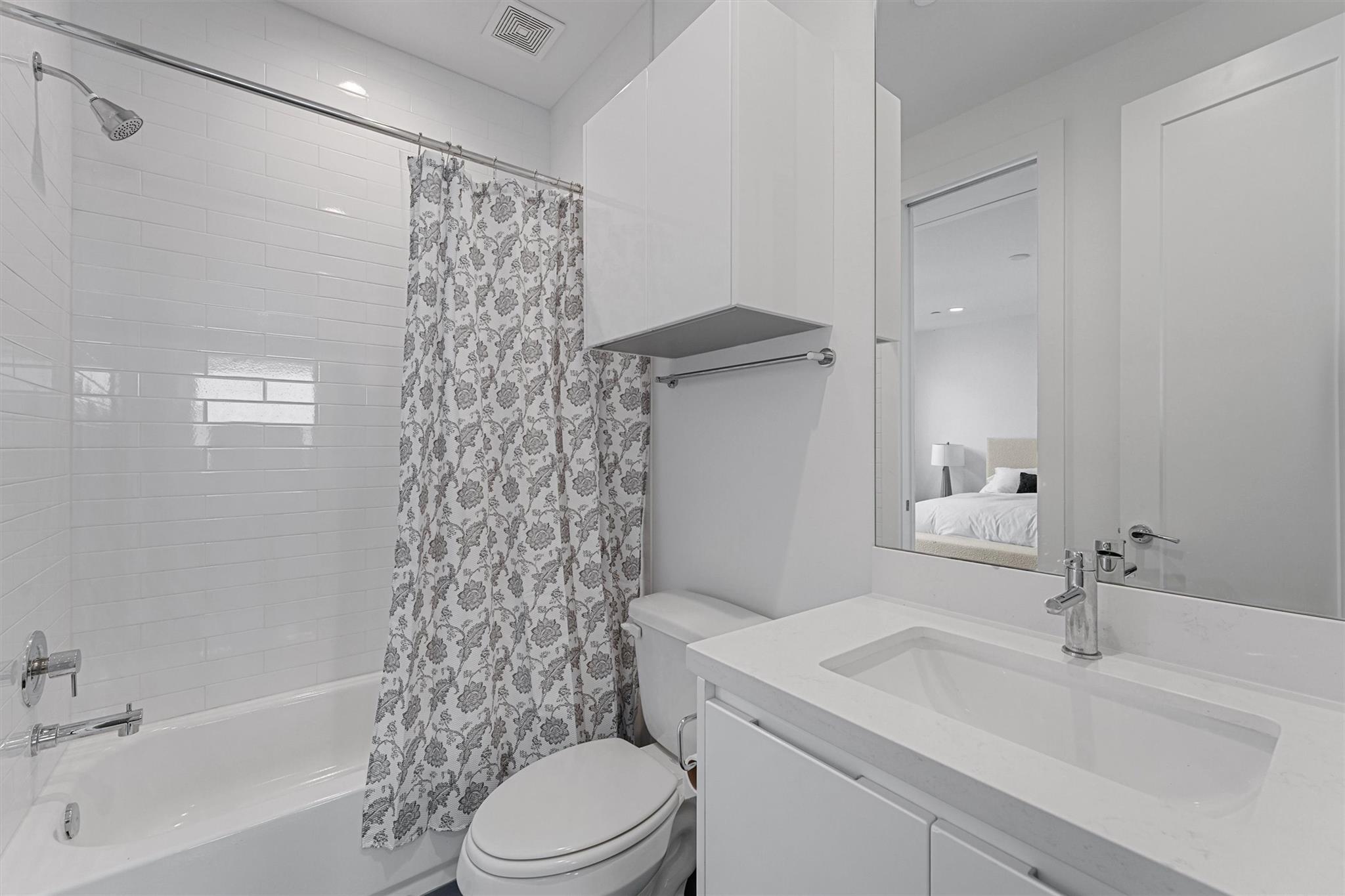 5854 E Post Oak Lane