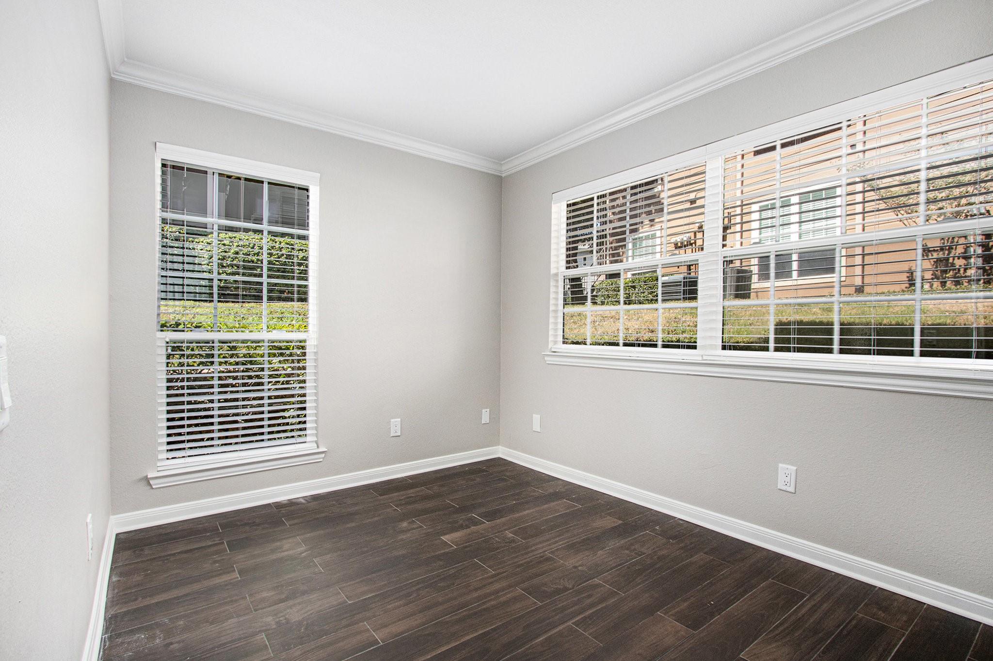 1880 White Oak Drive # 111