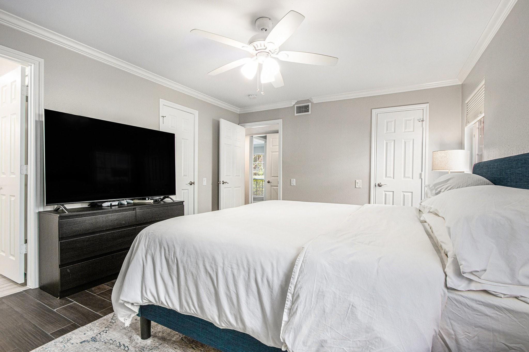 1880 White Oak Drive # 111