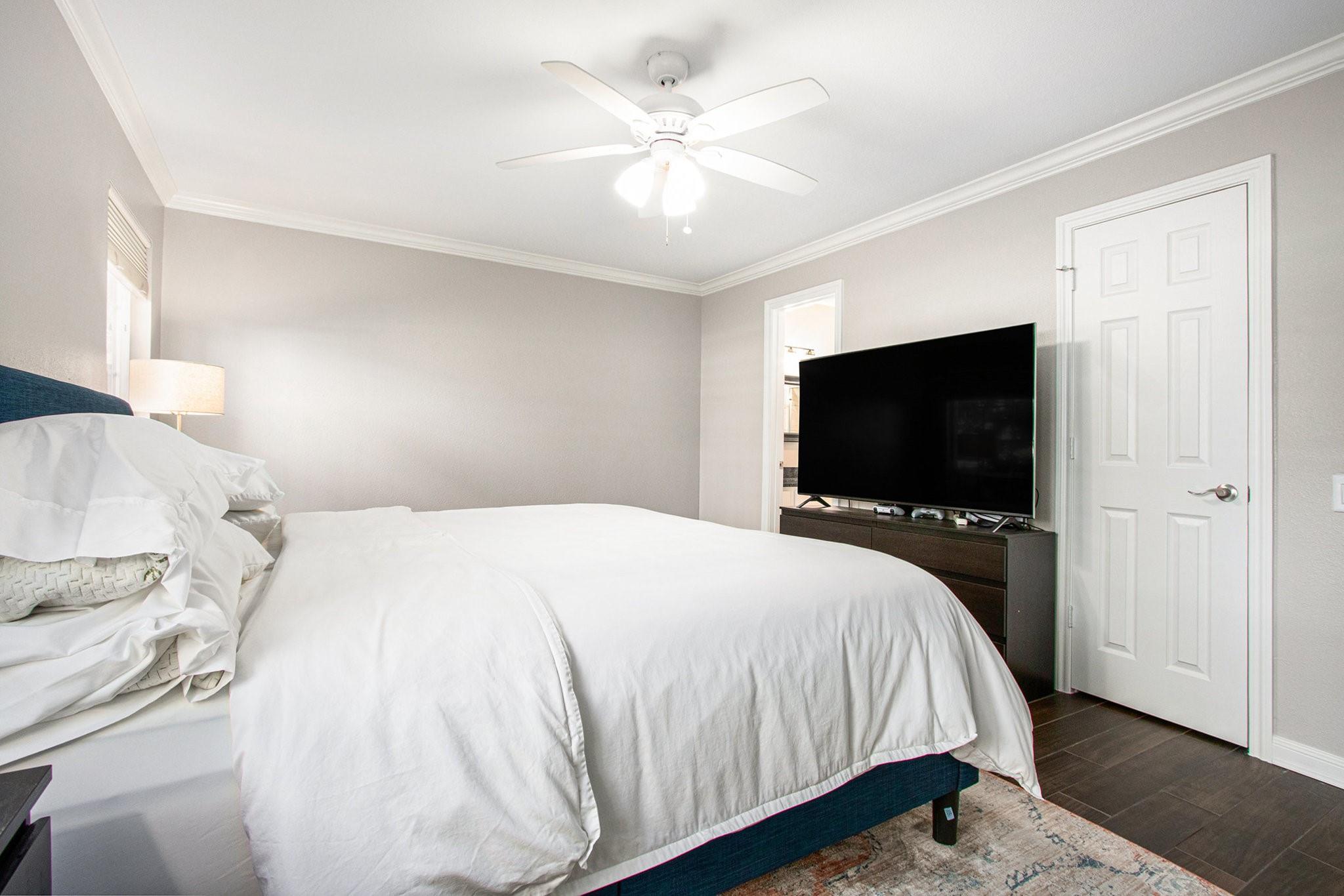 1880 White Oak Drive # 111