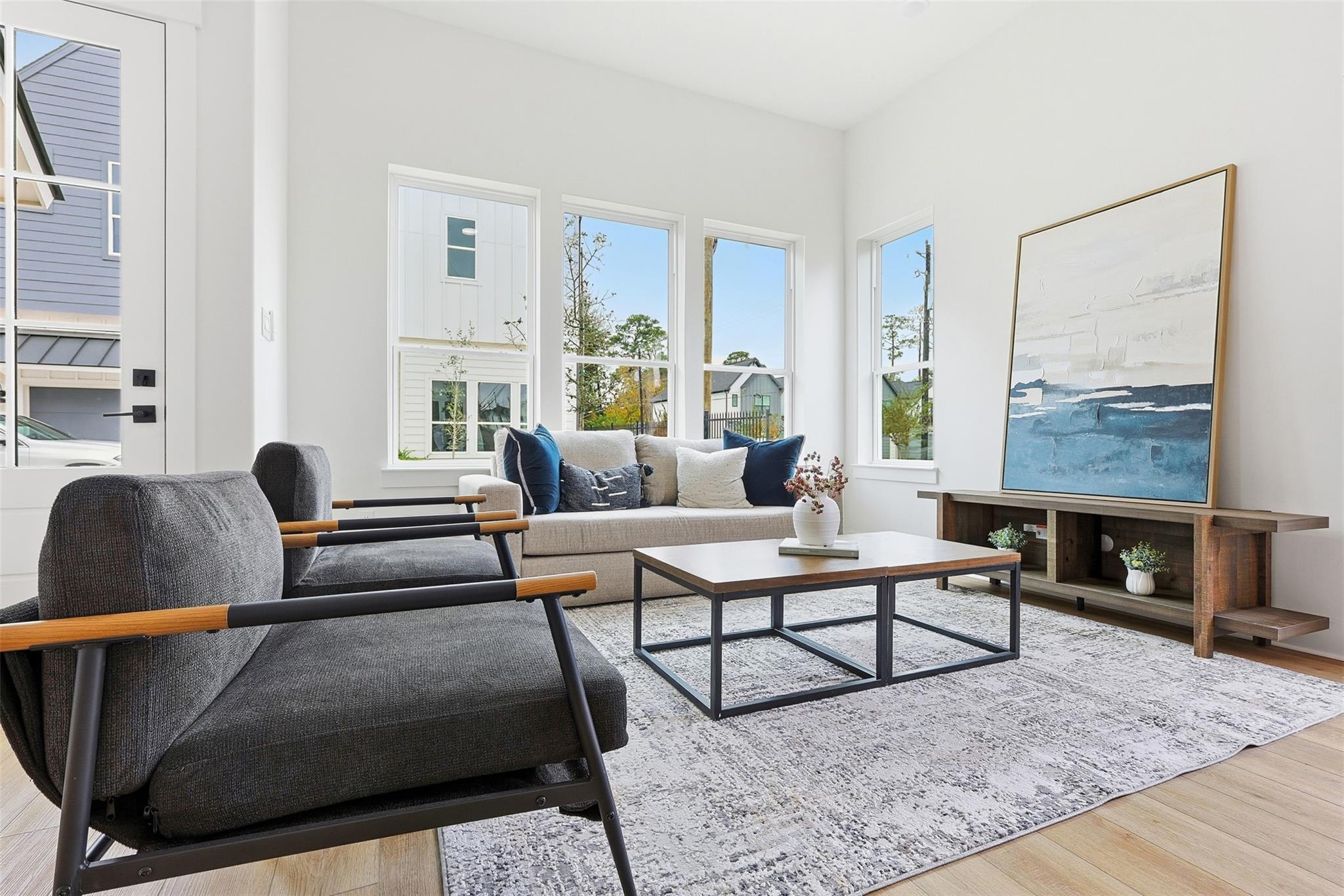 8919 Sunshine Laverne Lane