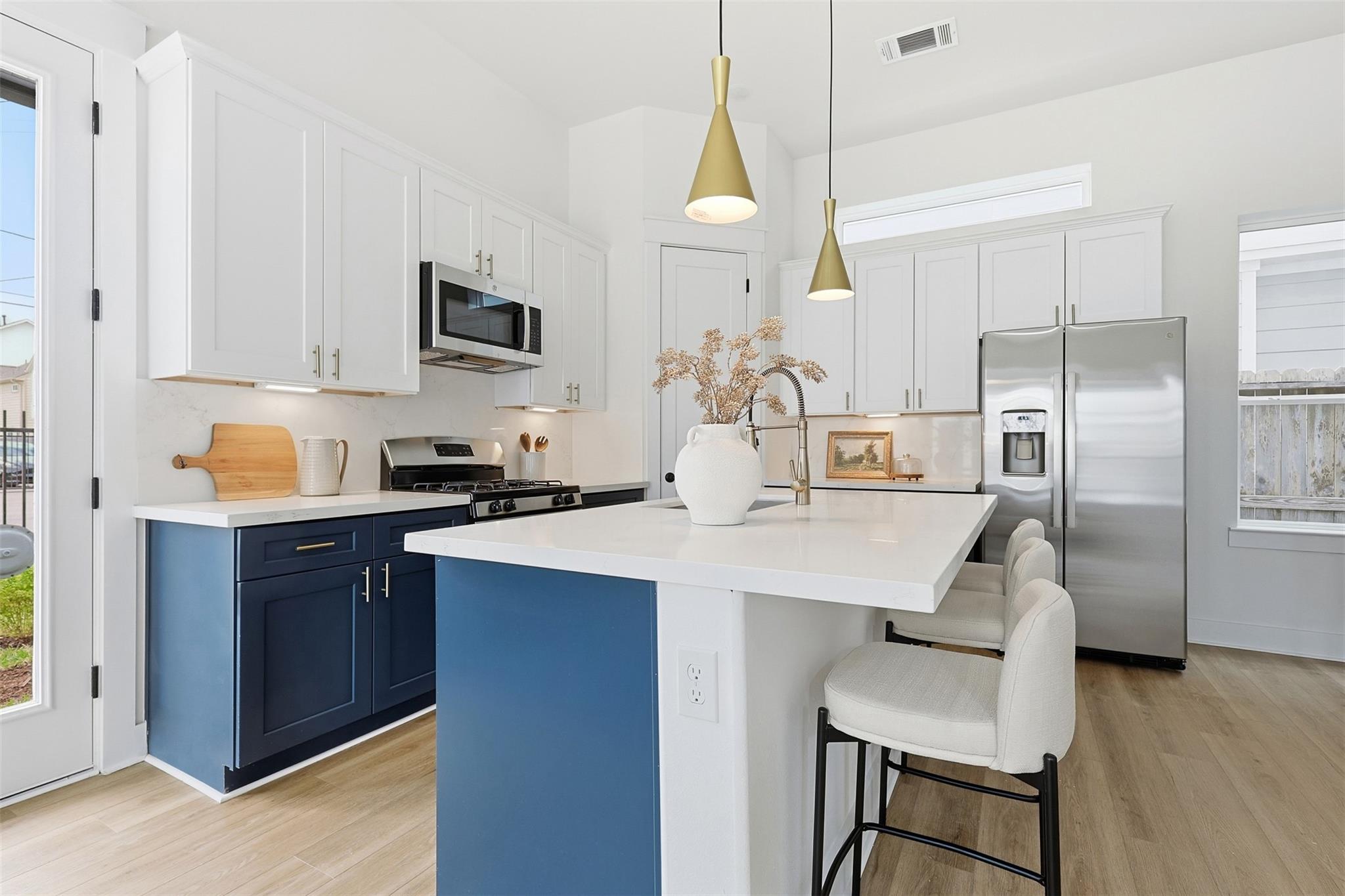 8919 Sunshine Laverne Lane