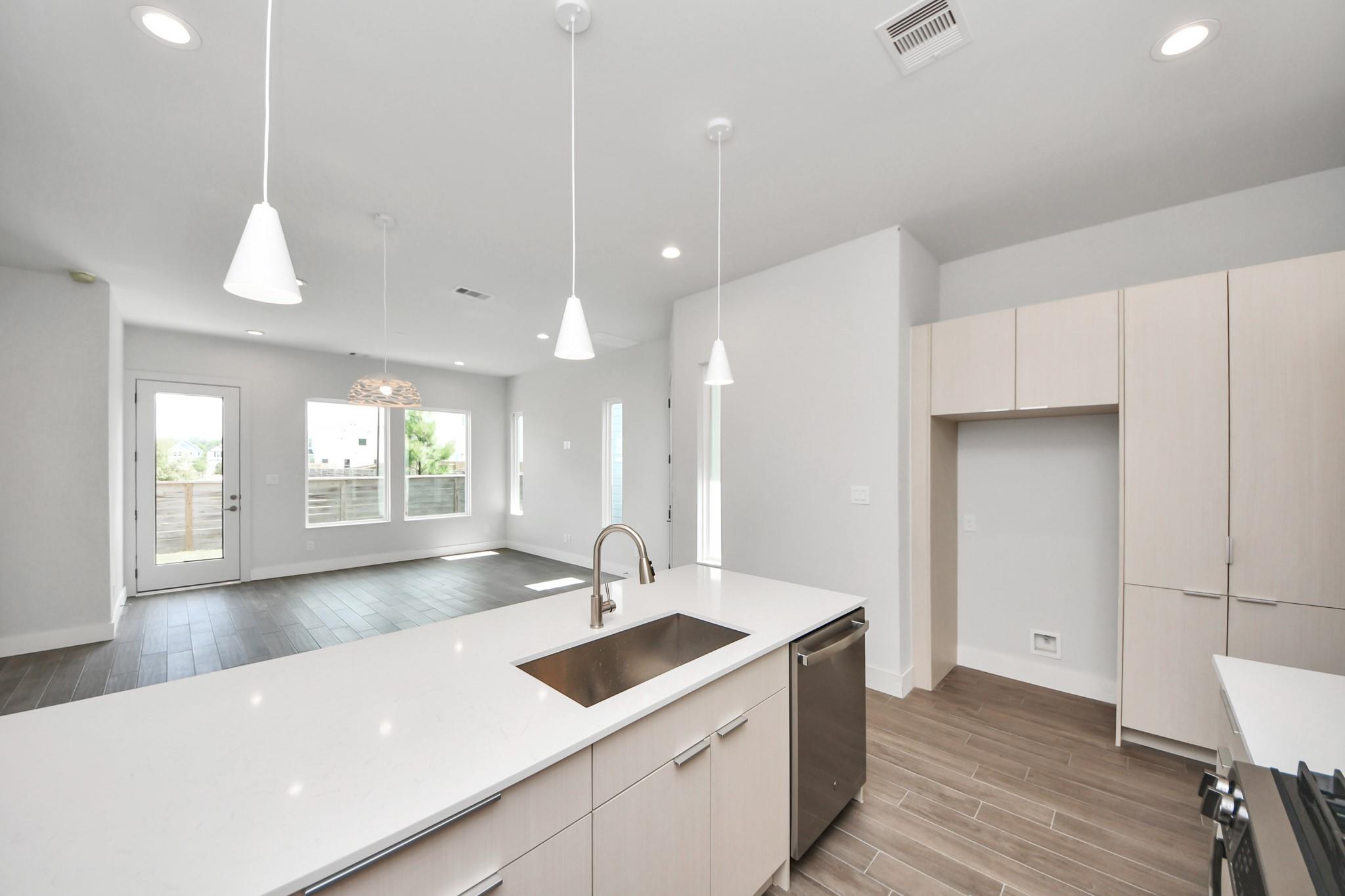 3015 Pelon Cay Drive