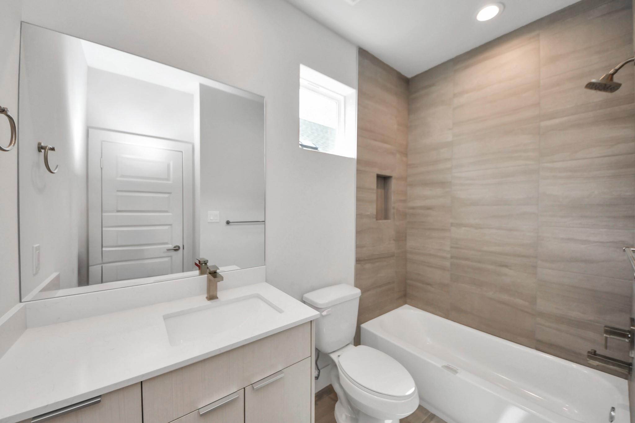 3015 Pelon Cay Drive