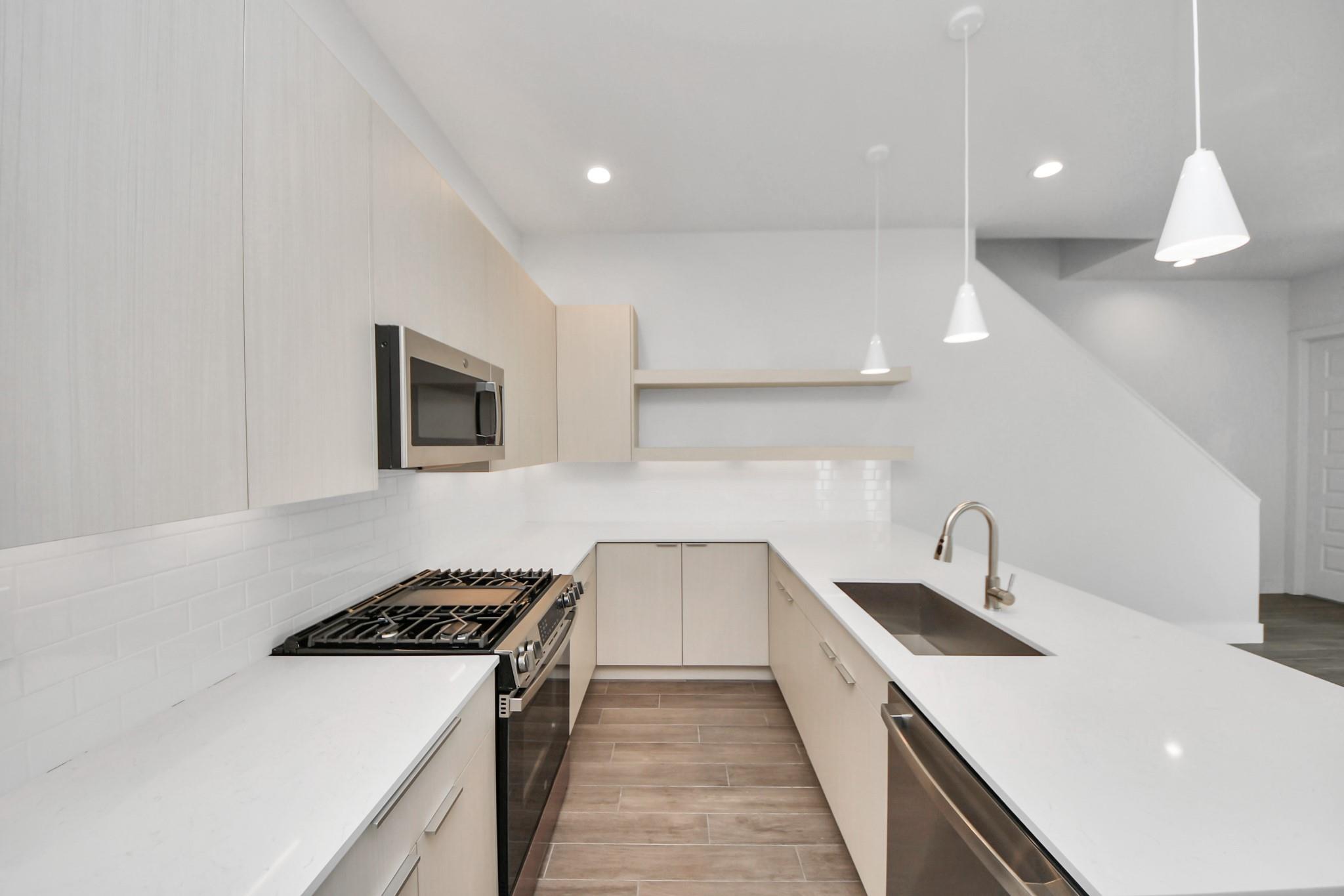 3015 Pelon Cay Drive