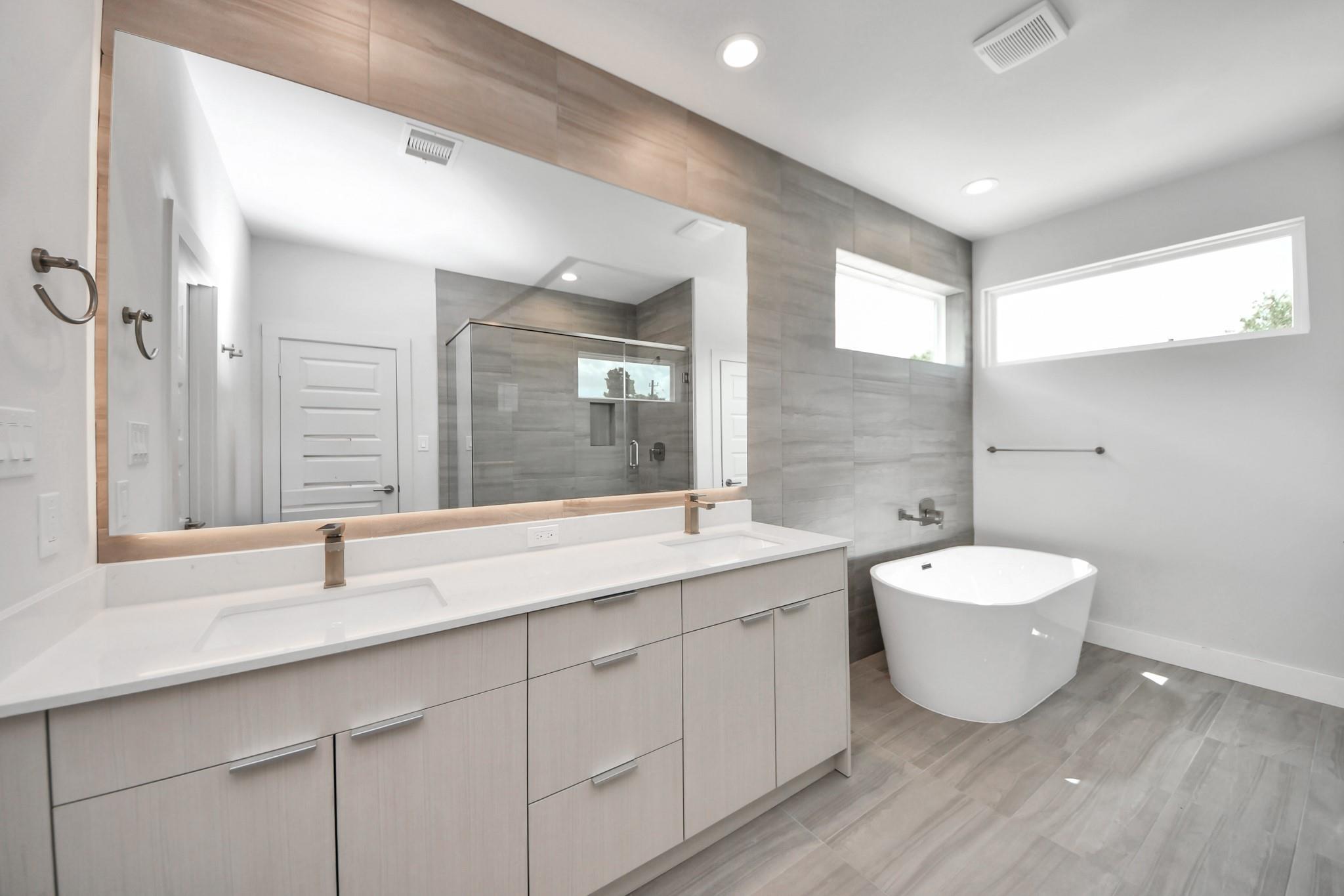 3015 Pelon Cay Drive