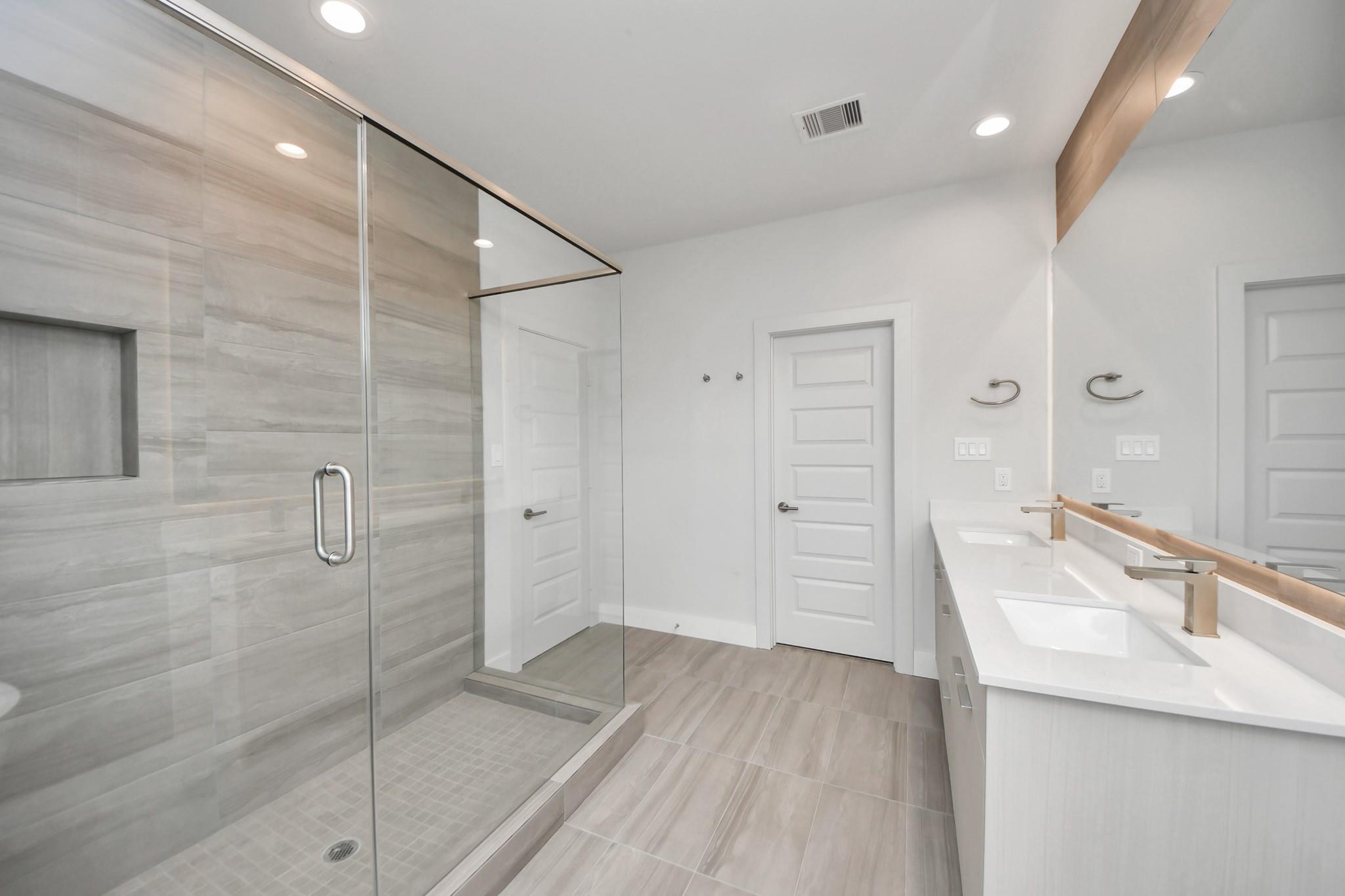 3015 Pelon Cay Drive