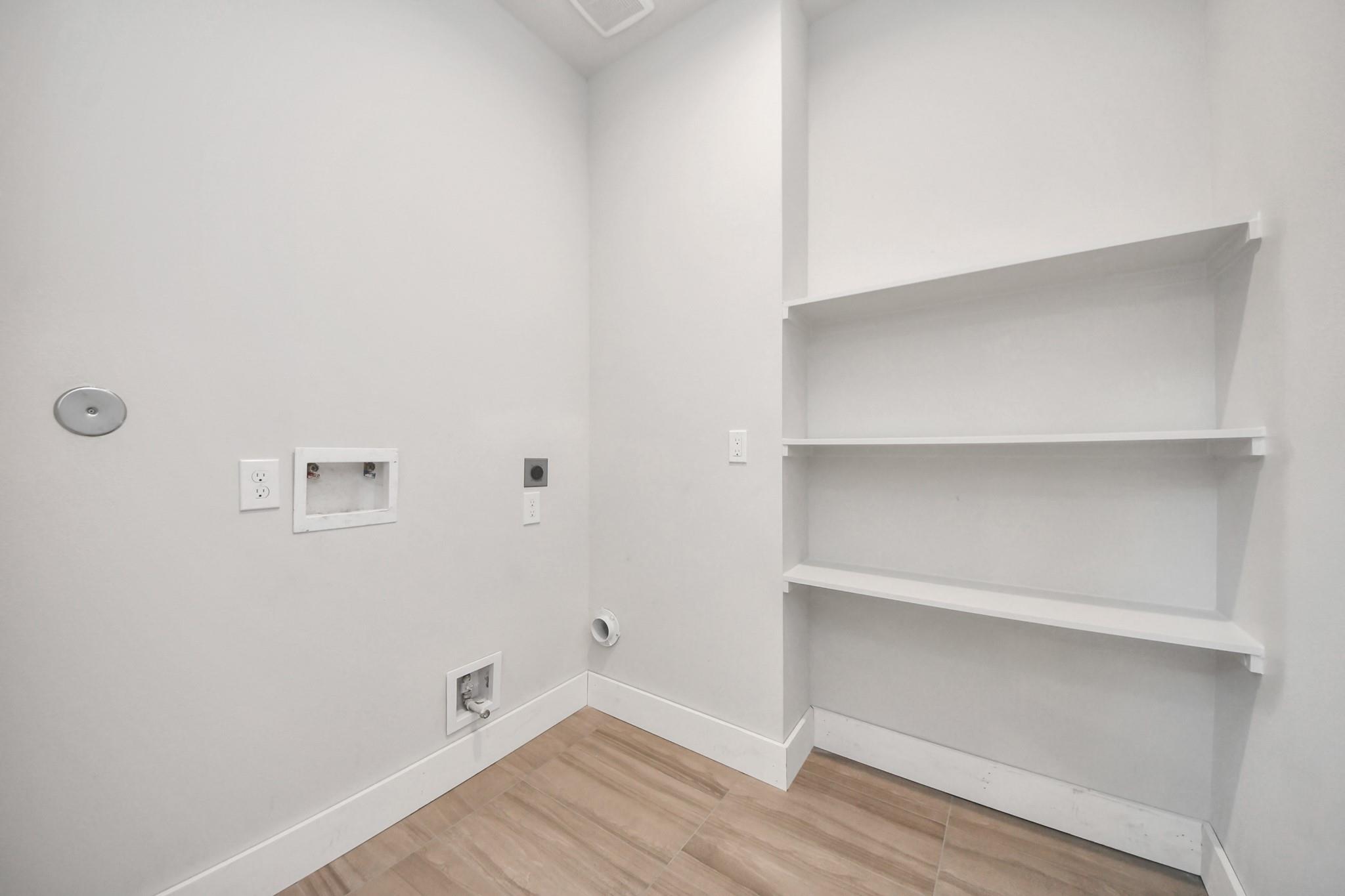 3015 Pelon Cay Drive