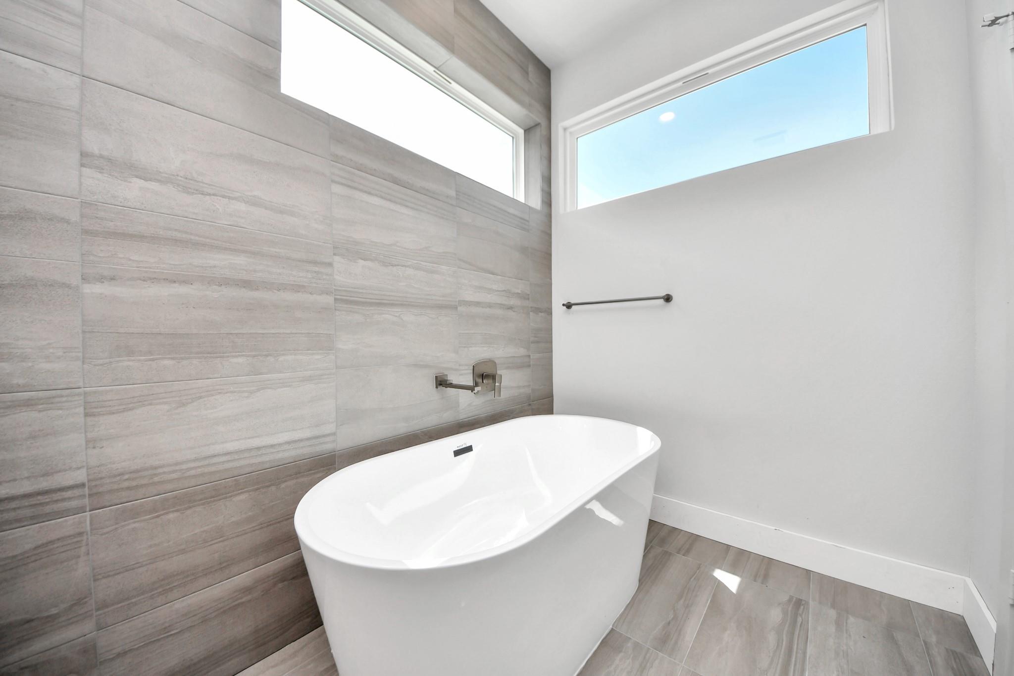 3015 Pelon Cay Drive