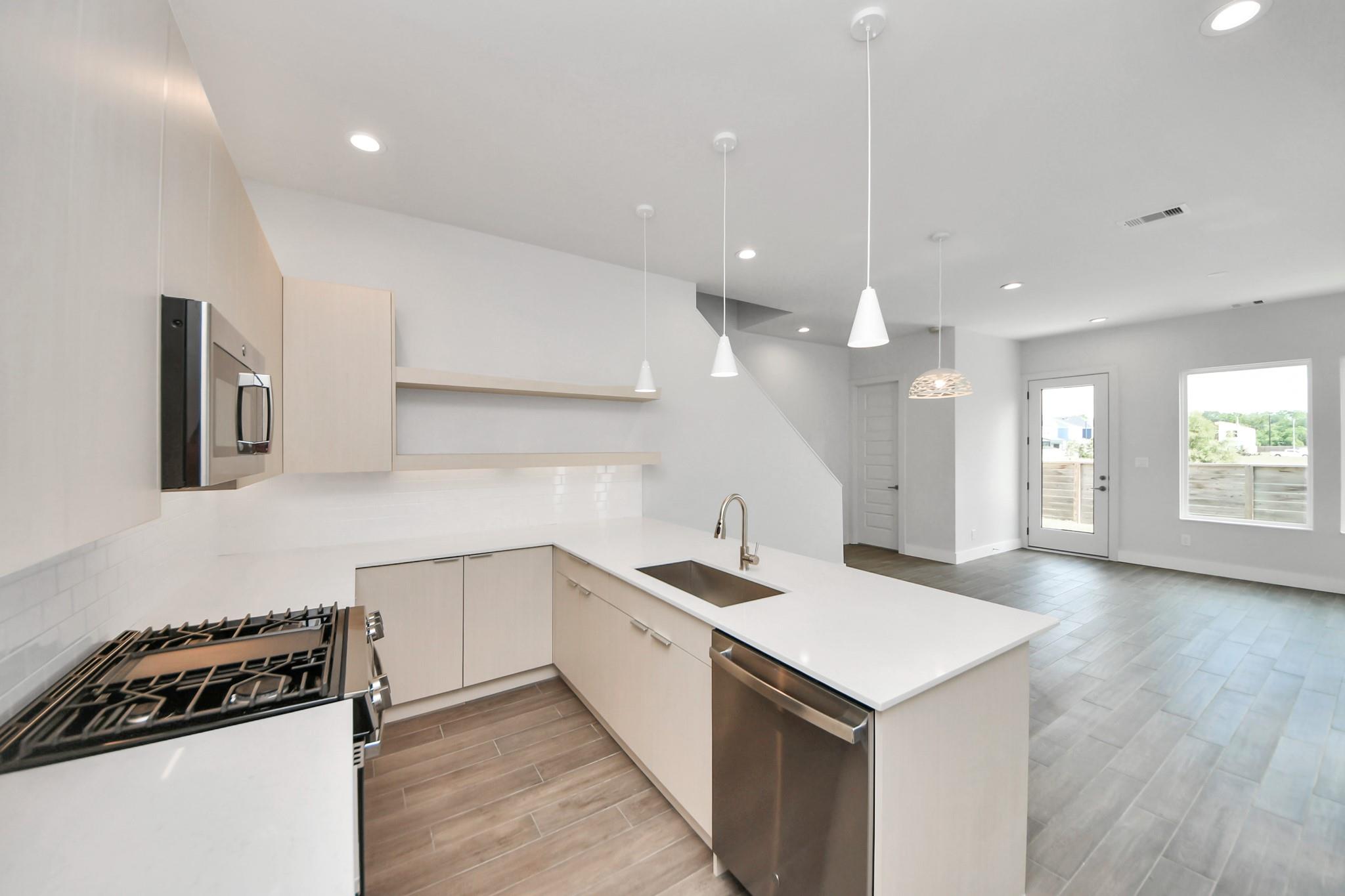 3015 Pelon Cay Drive