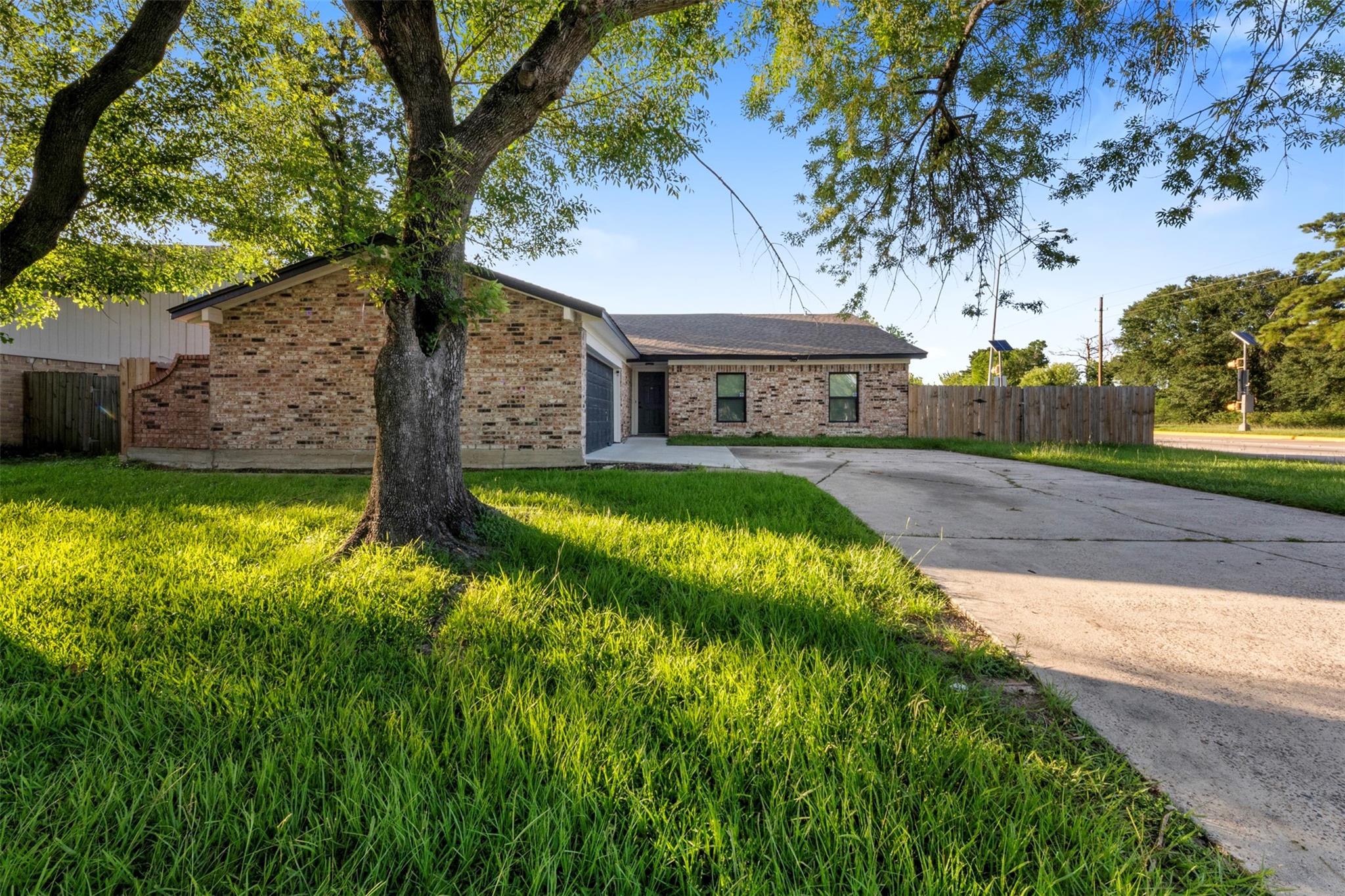 6502 Trail Valley Way