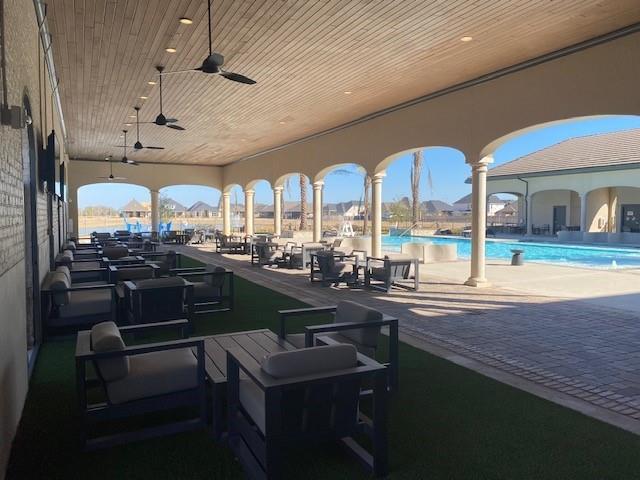 19239 Seabiscuit Stable Trail