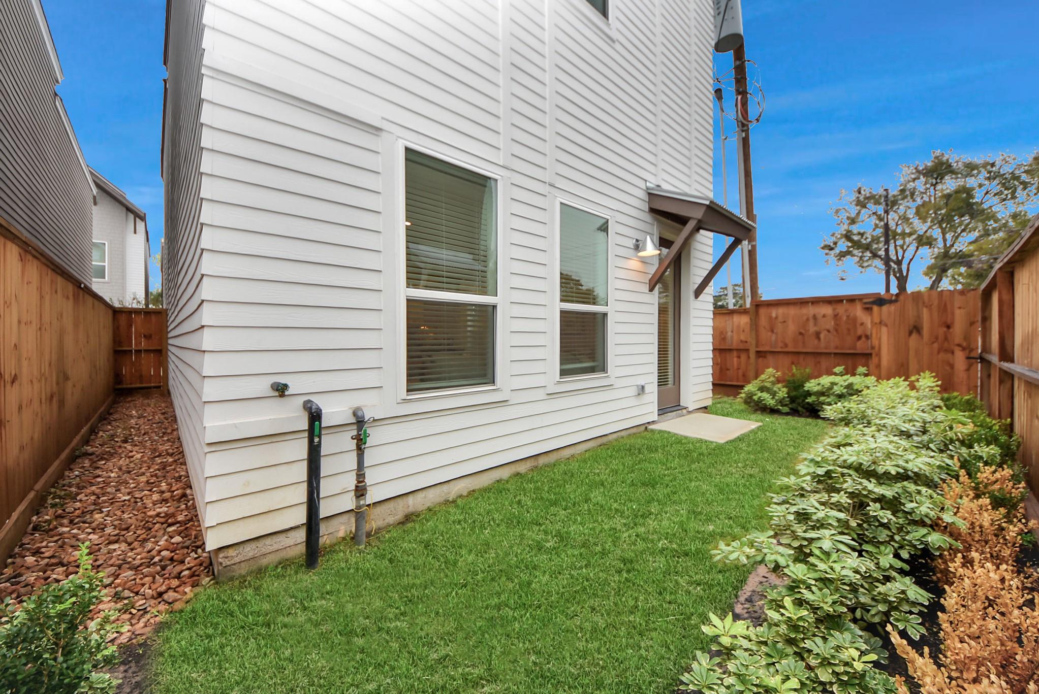 7504 Carver Road Unit: E