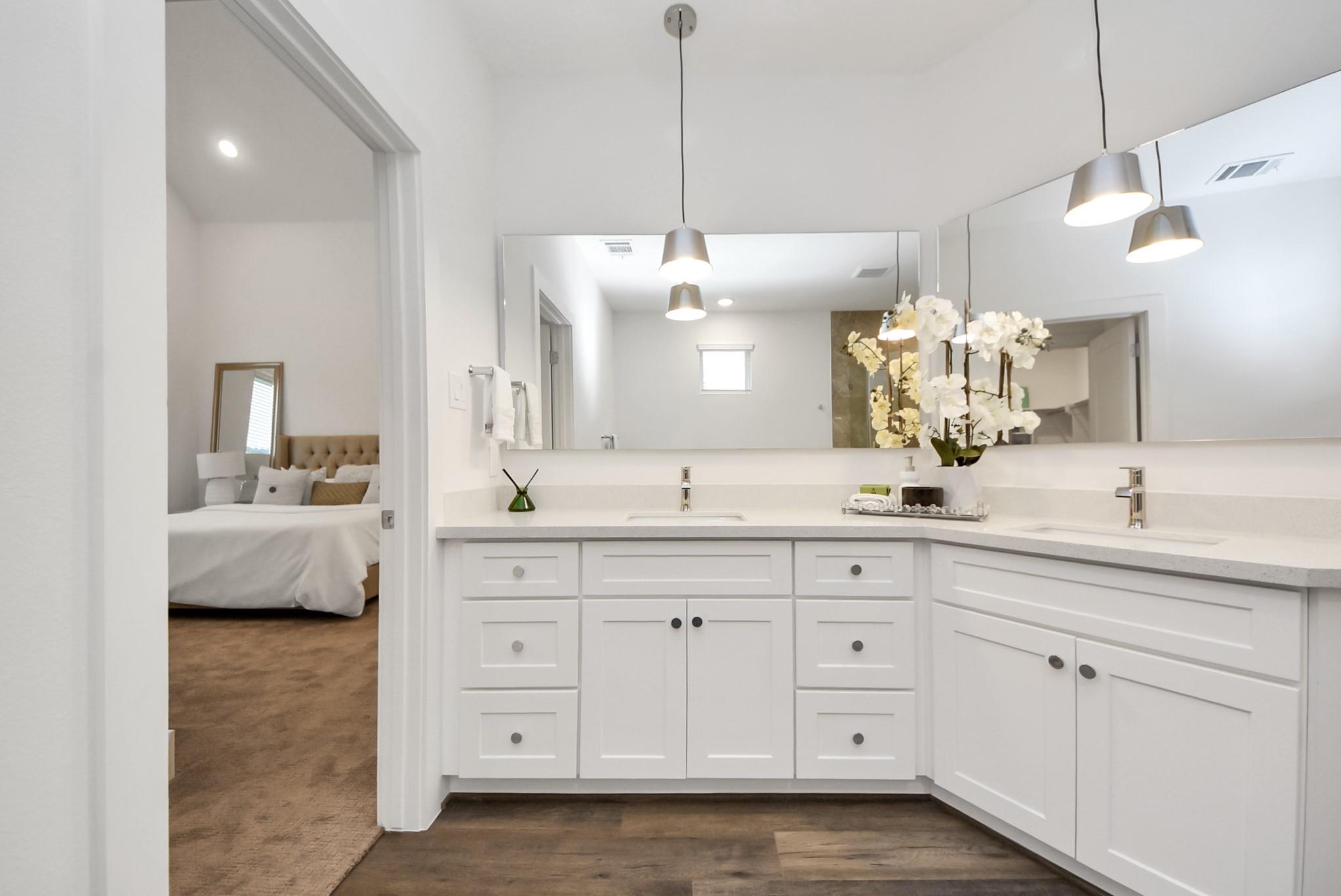 7504 Carver Road Unit: E