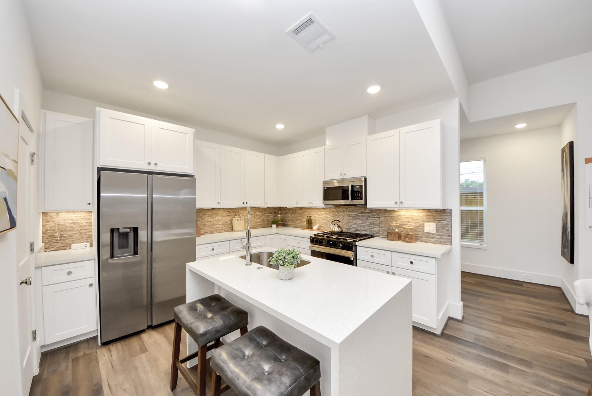 7504 Carver Road Unit: E