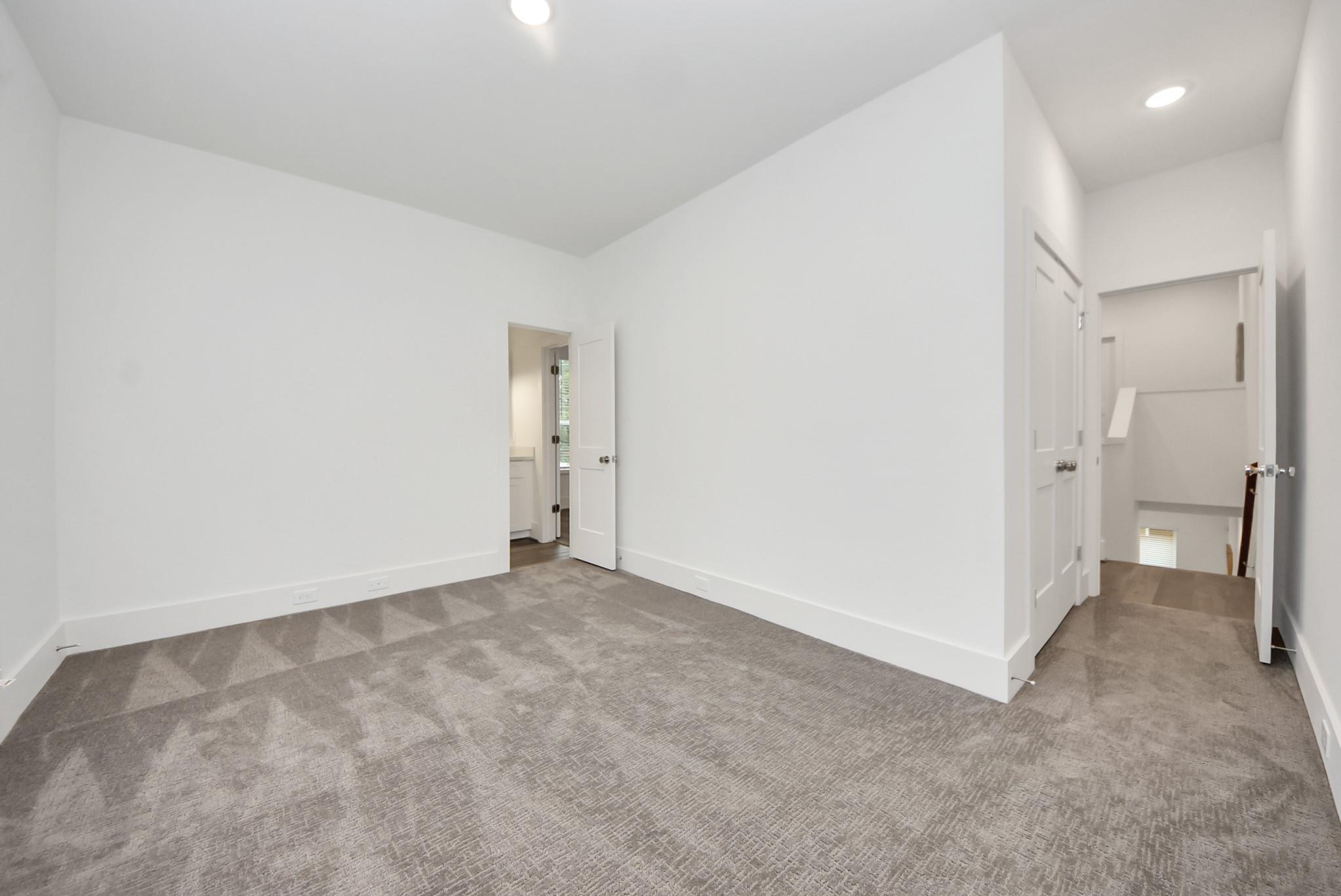 7504 Carver Road Unit: E