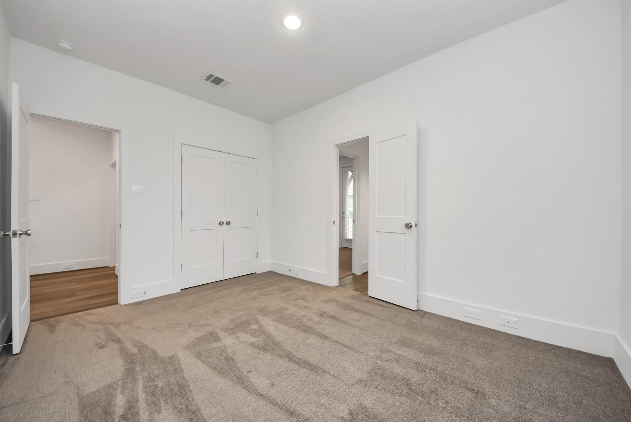 7504 Carver Road Unit: E