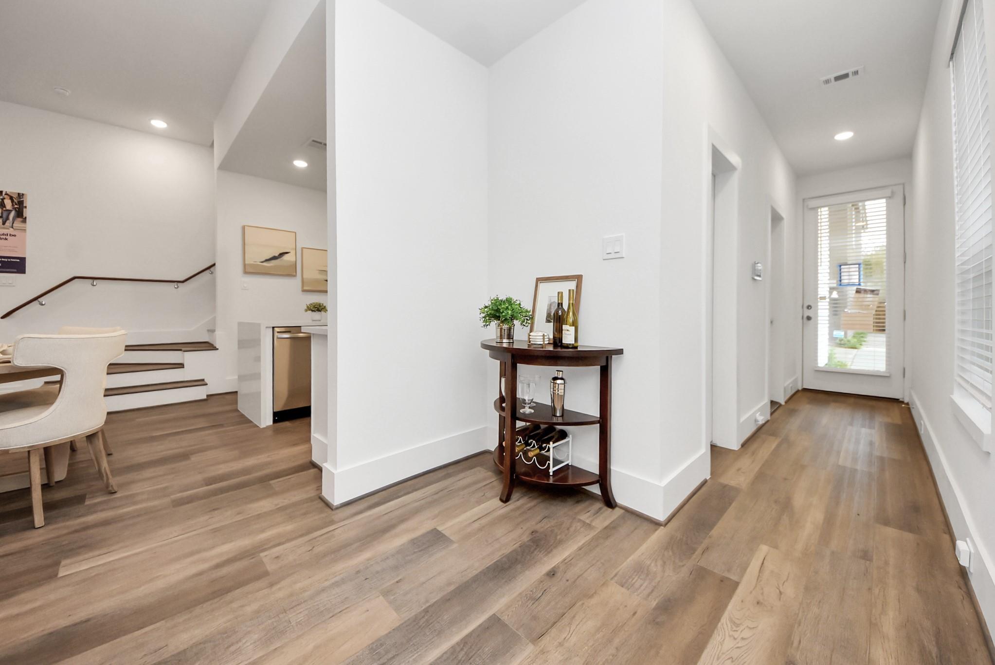 7504 Carver Road Unit: E