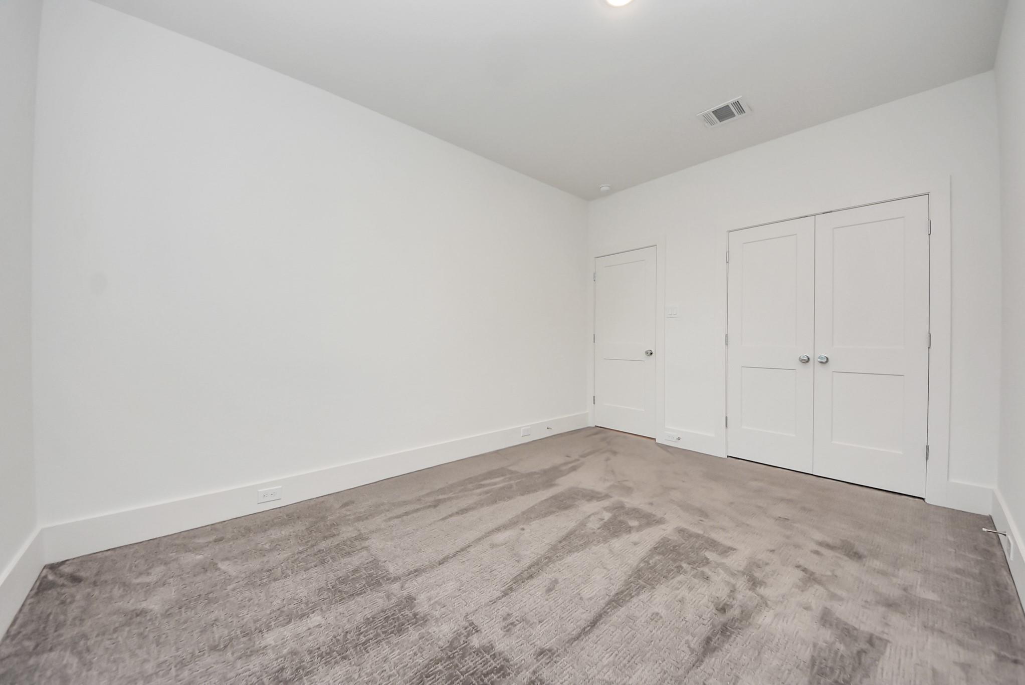7504 Carver Road Unit: E