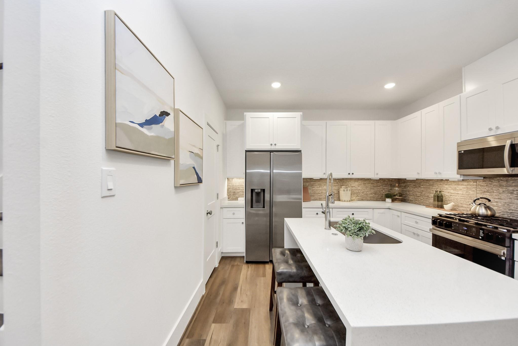 7504 Carver Road Unit: E