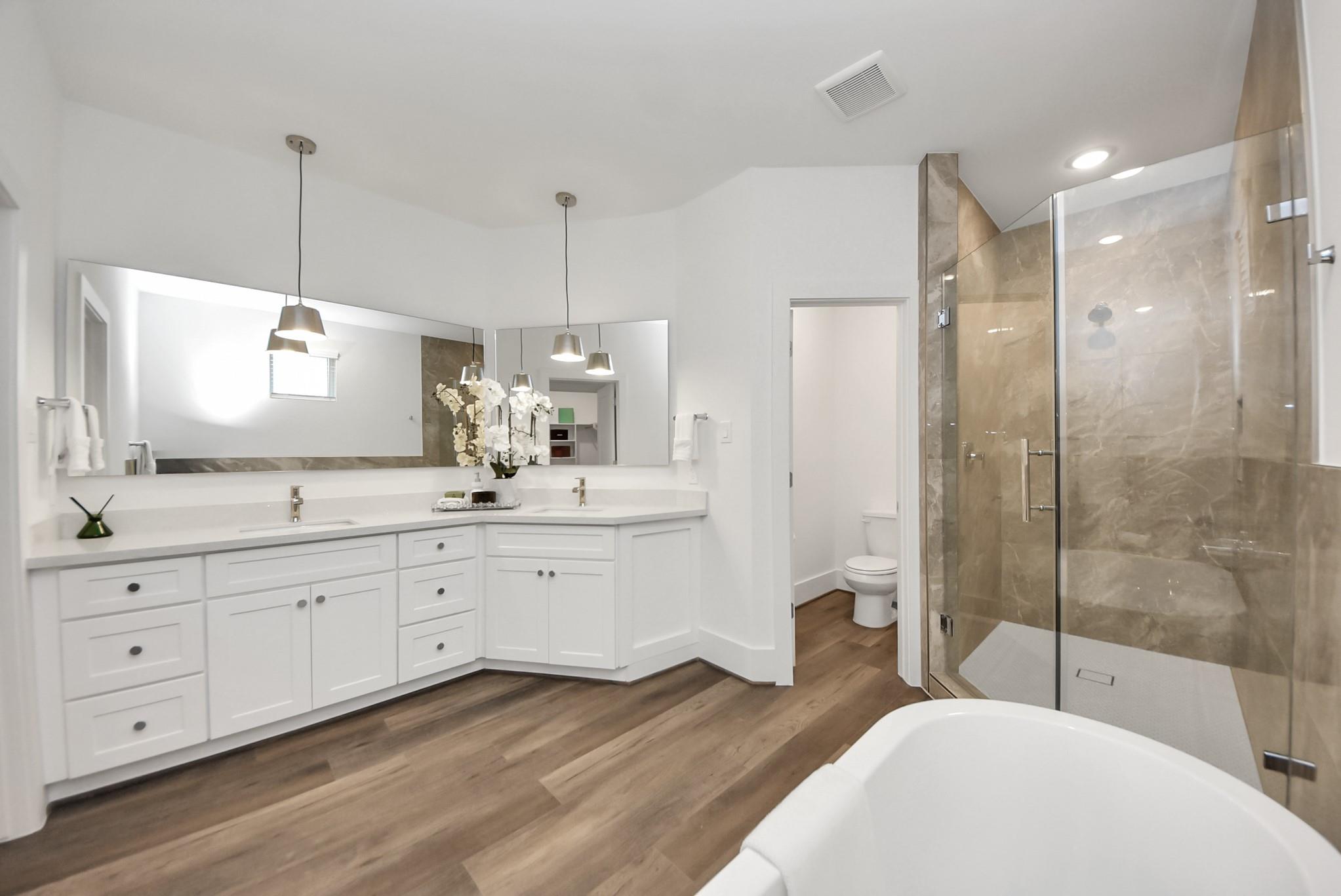 7504 Carver Road Unit: E
