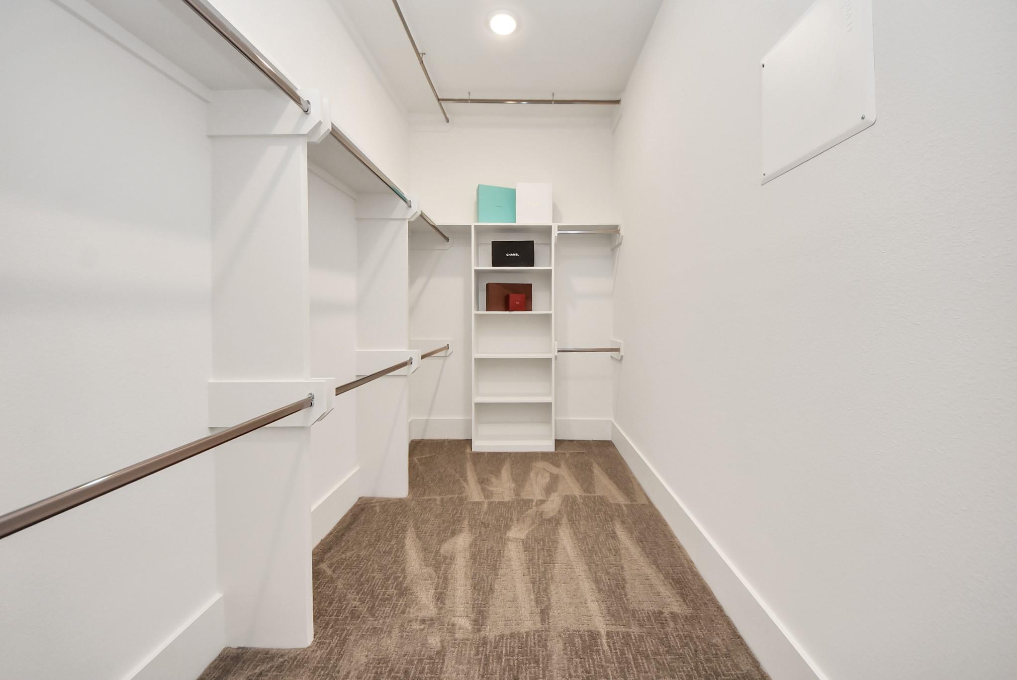 7504 Carver Road Unit: E