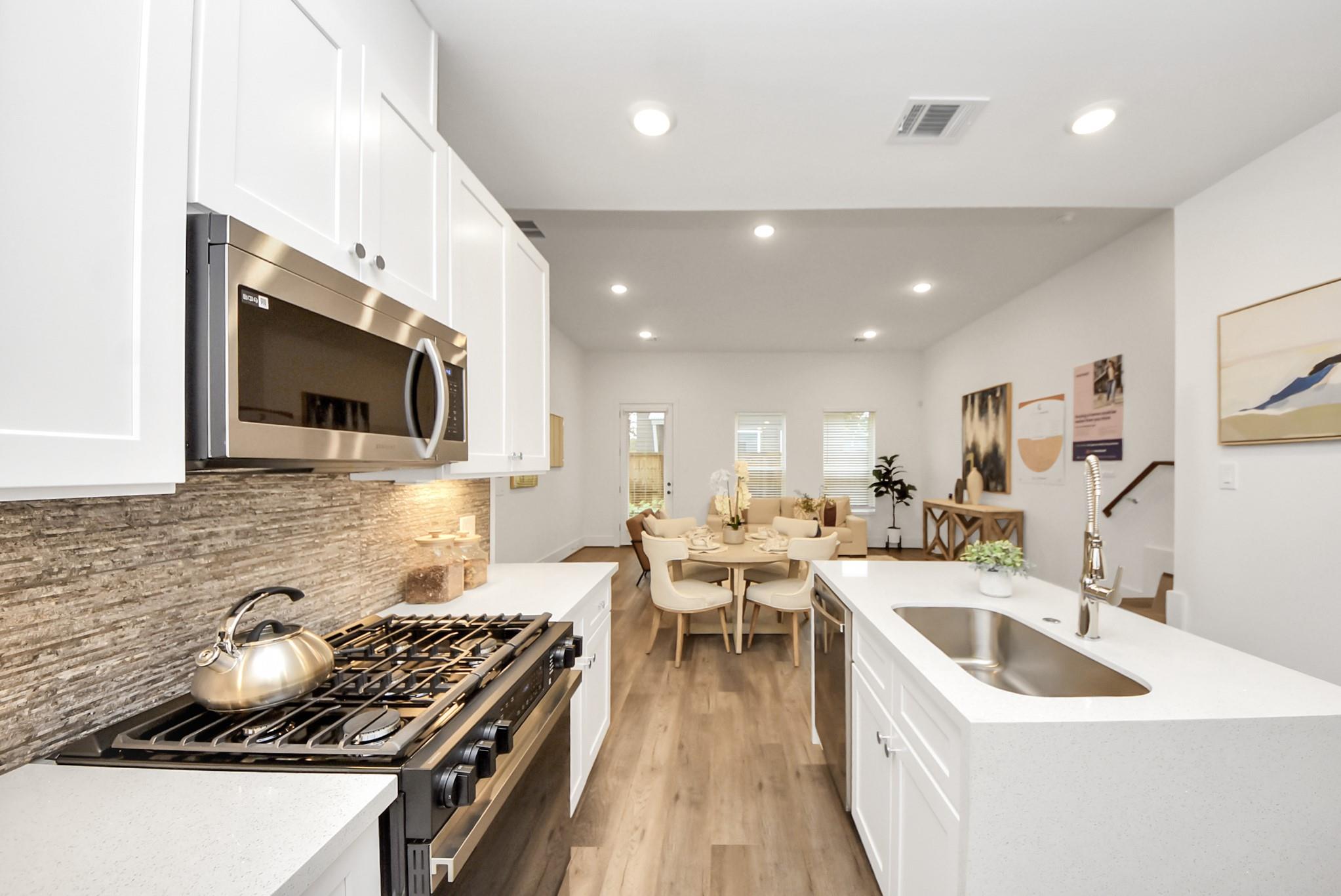 7504 Carver Road Unit: E