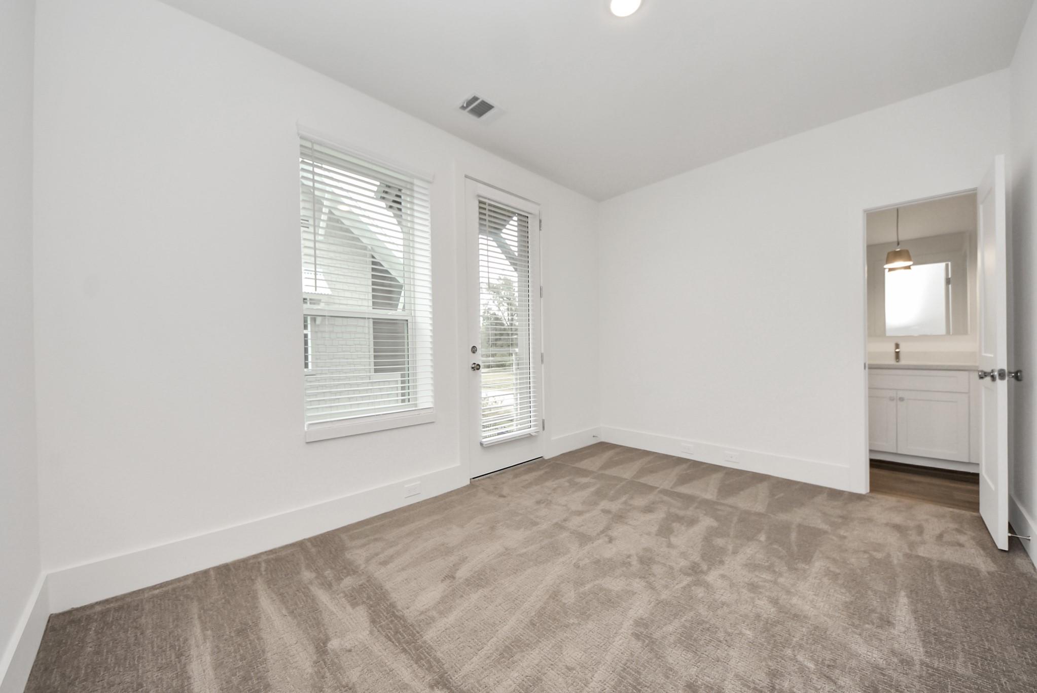 7504 Carver Road Unit: E