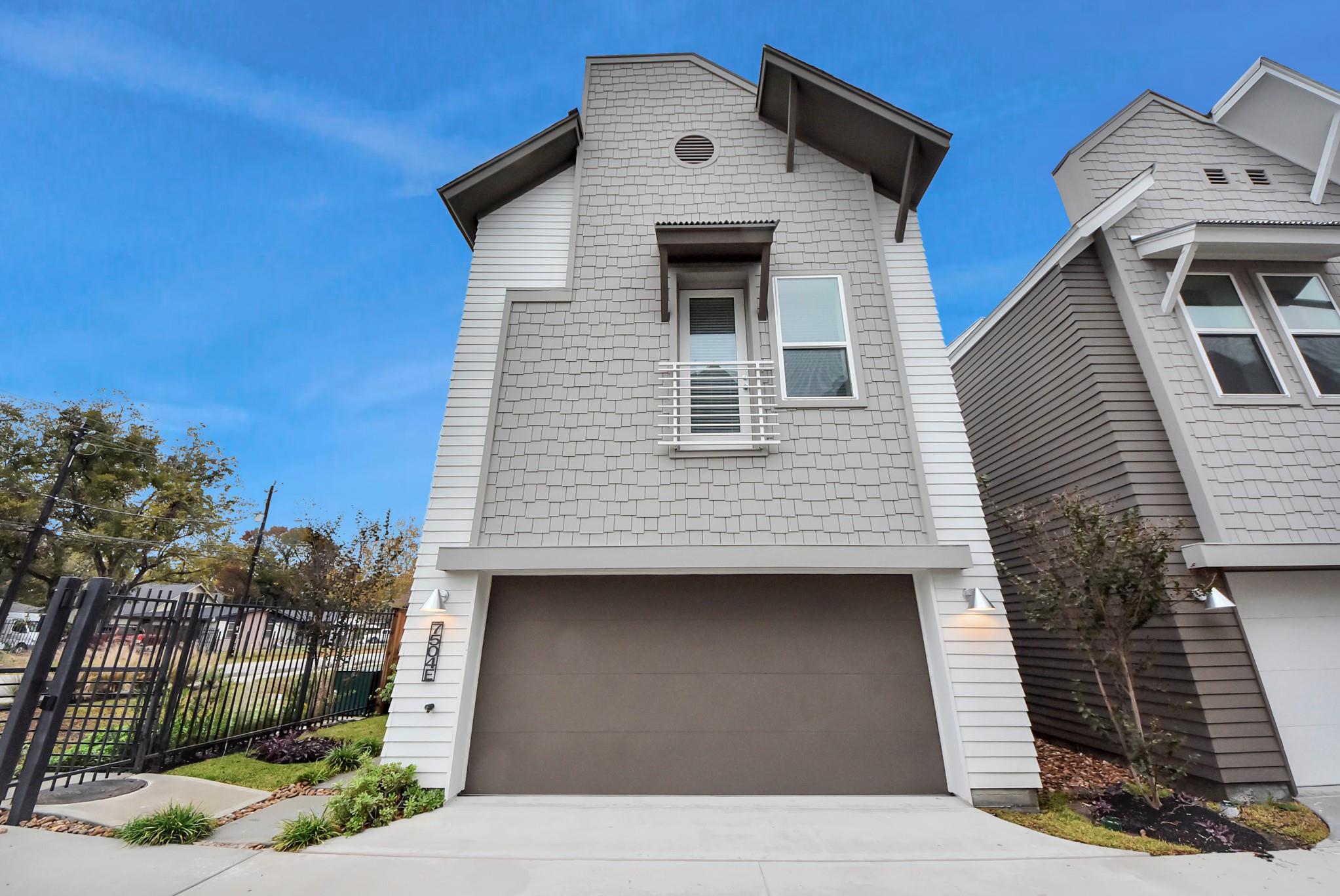 7504 Carver Road Unit: E